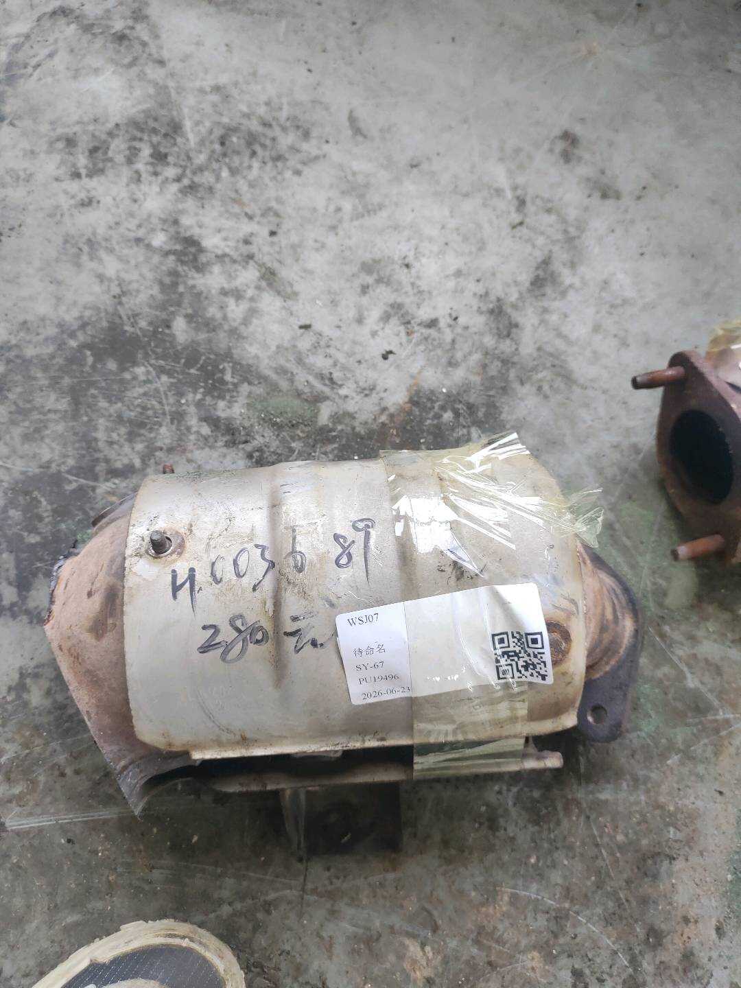 1016003288 三元催化器