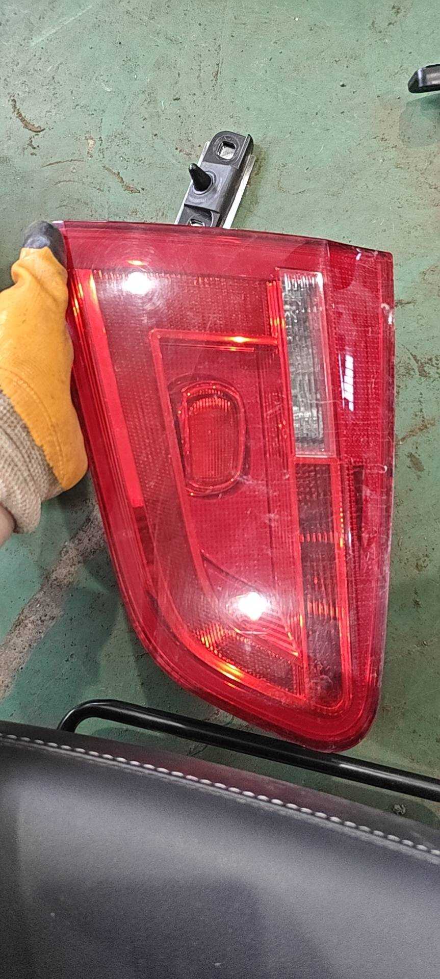 7N0945094K 内尾灯总成（右）