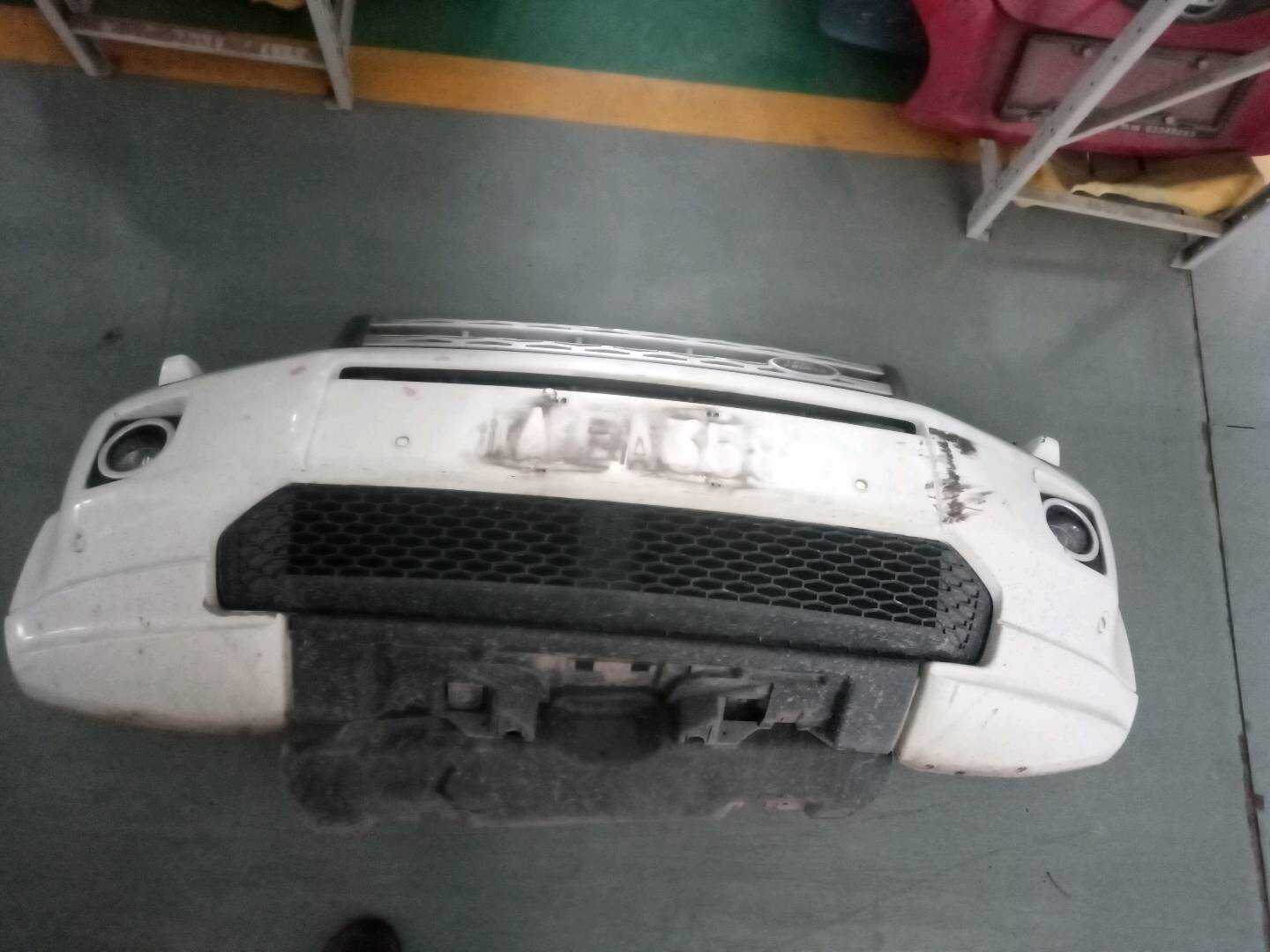 LR034188 Front Bumper Cover