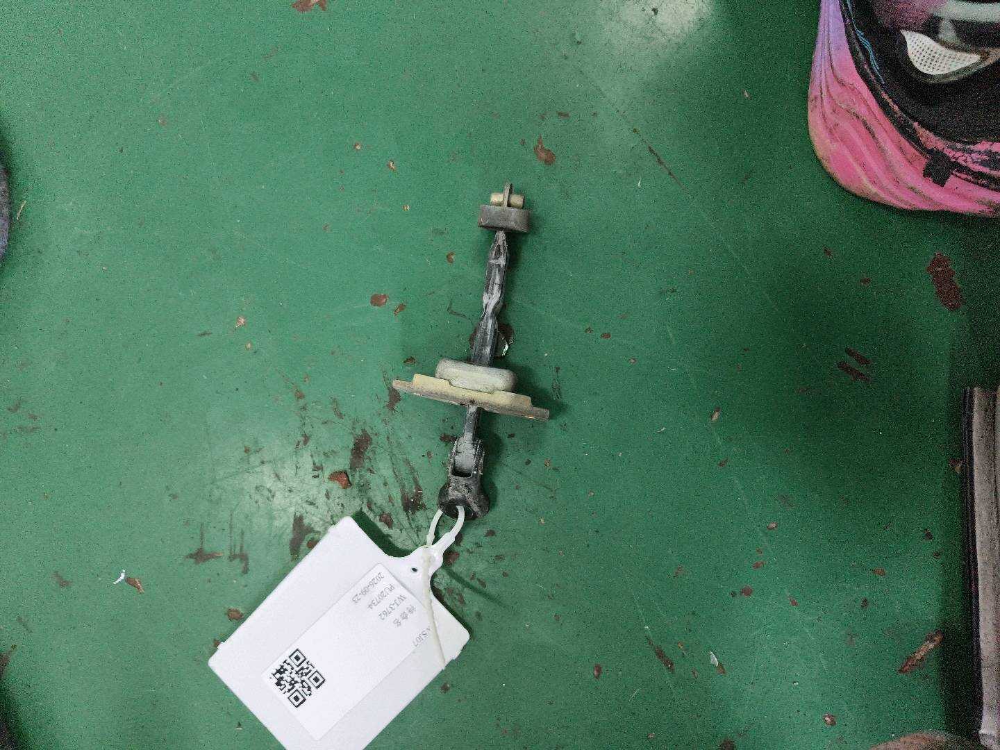 6861033050 前门限位器(右)