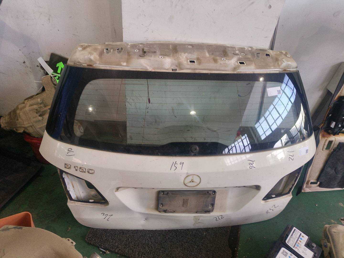 A2467400101 尾盖