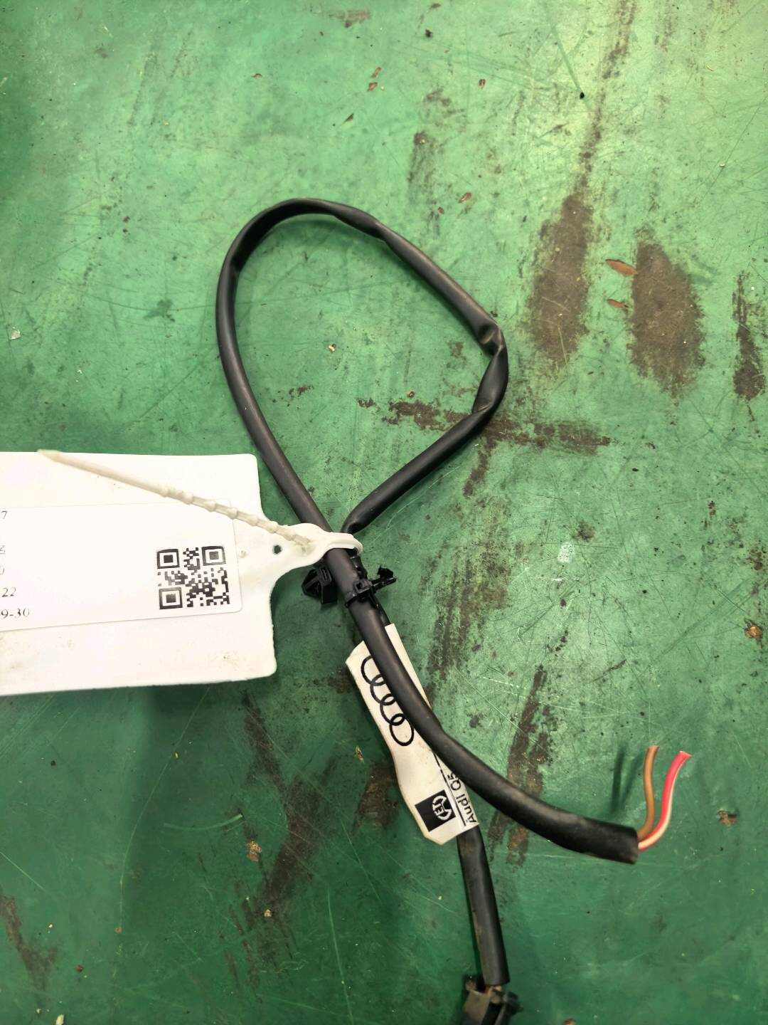 8R0963557K 驾驶员座椅靠背加热器