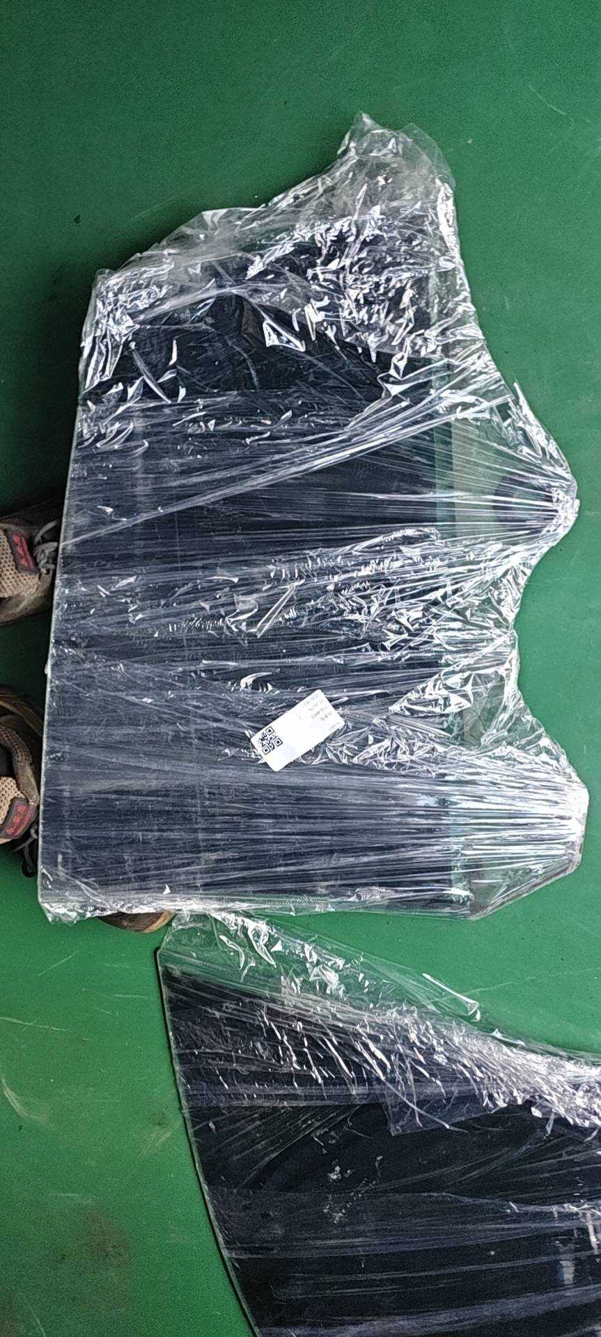 51357474352 后门玻璃(右)