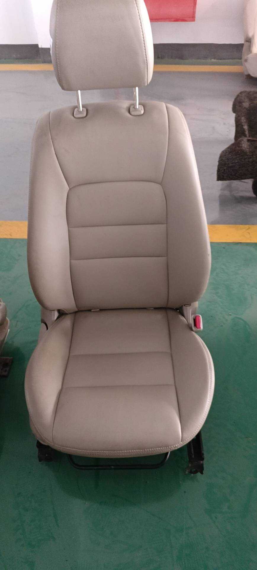 GV4B57100N03 副驾驶员座椅总成