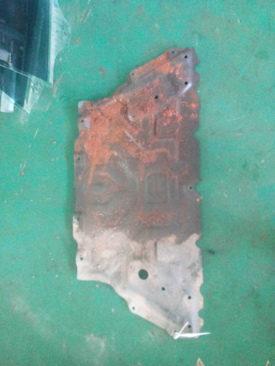 L8WD863821 Engine Under Cover
