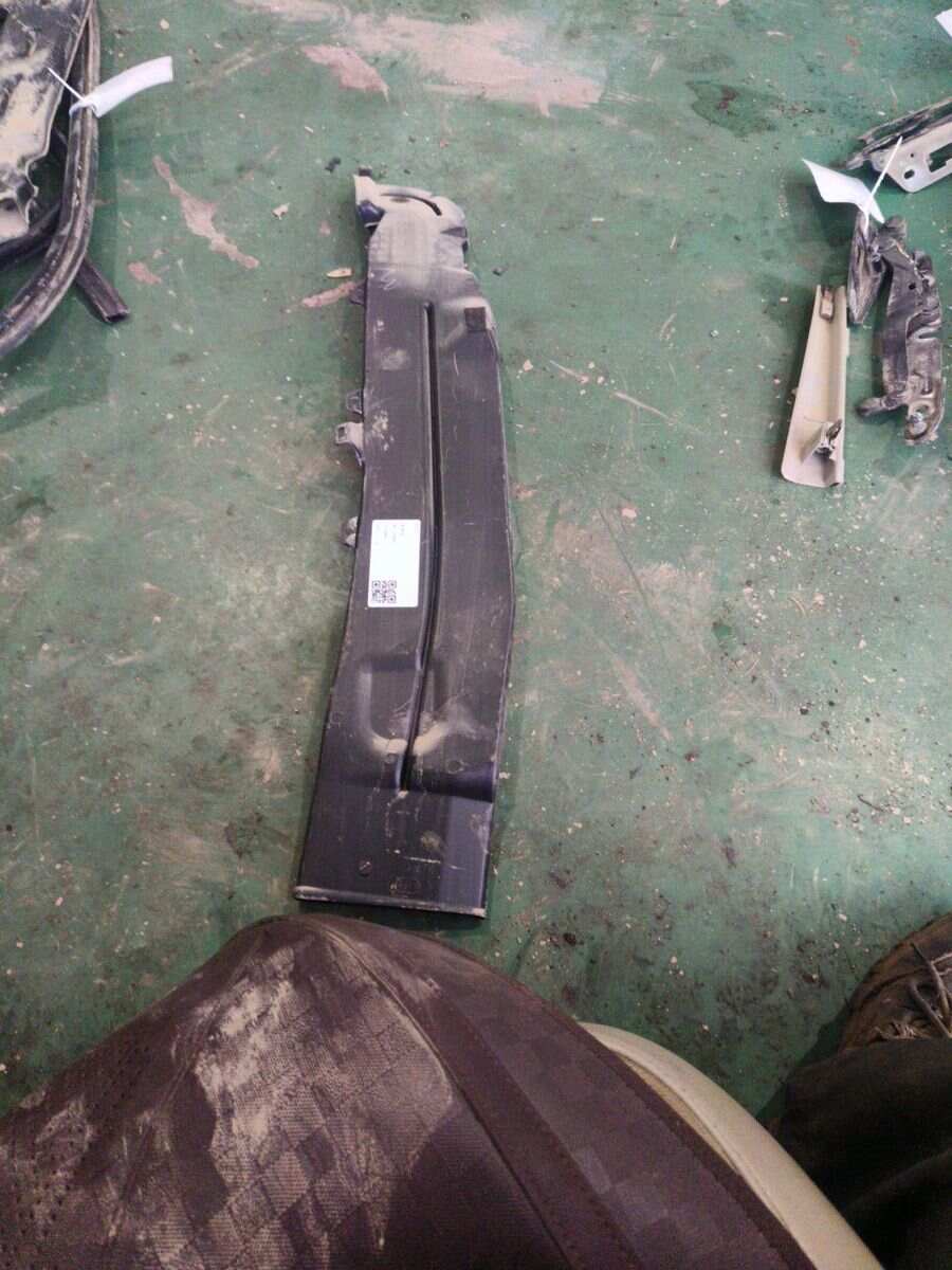 L4F0819724 Air Guide Duct