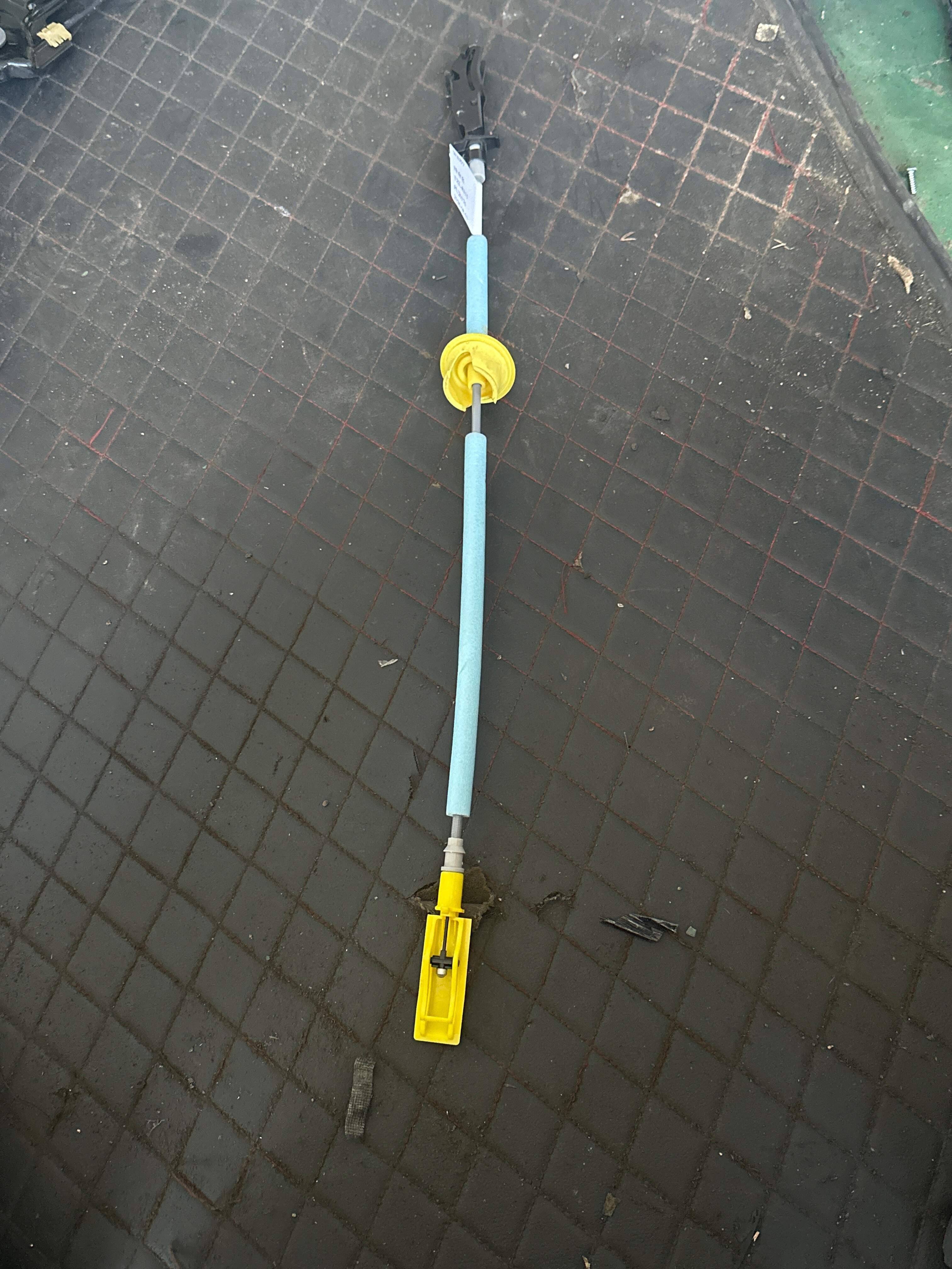 51217474350 前门内拉手拉线(右)