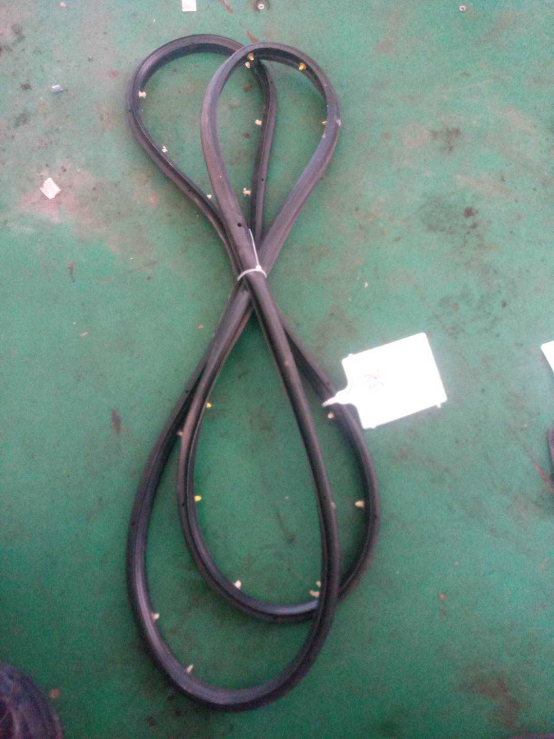 25911898 Front Door Seal Strip, Right