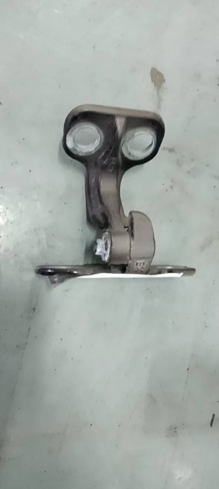 C2D26932 Front Door Hinge, Left