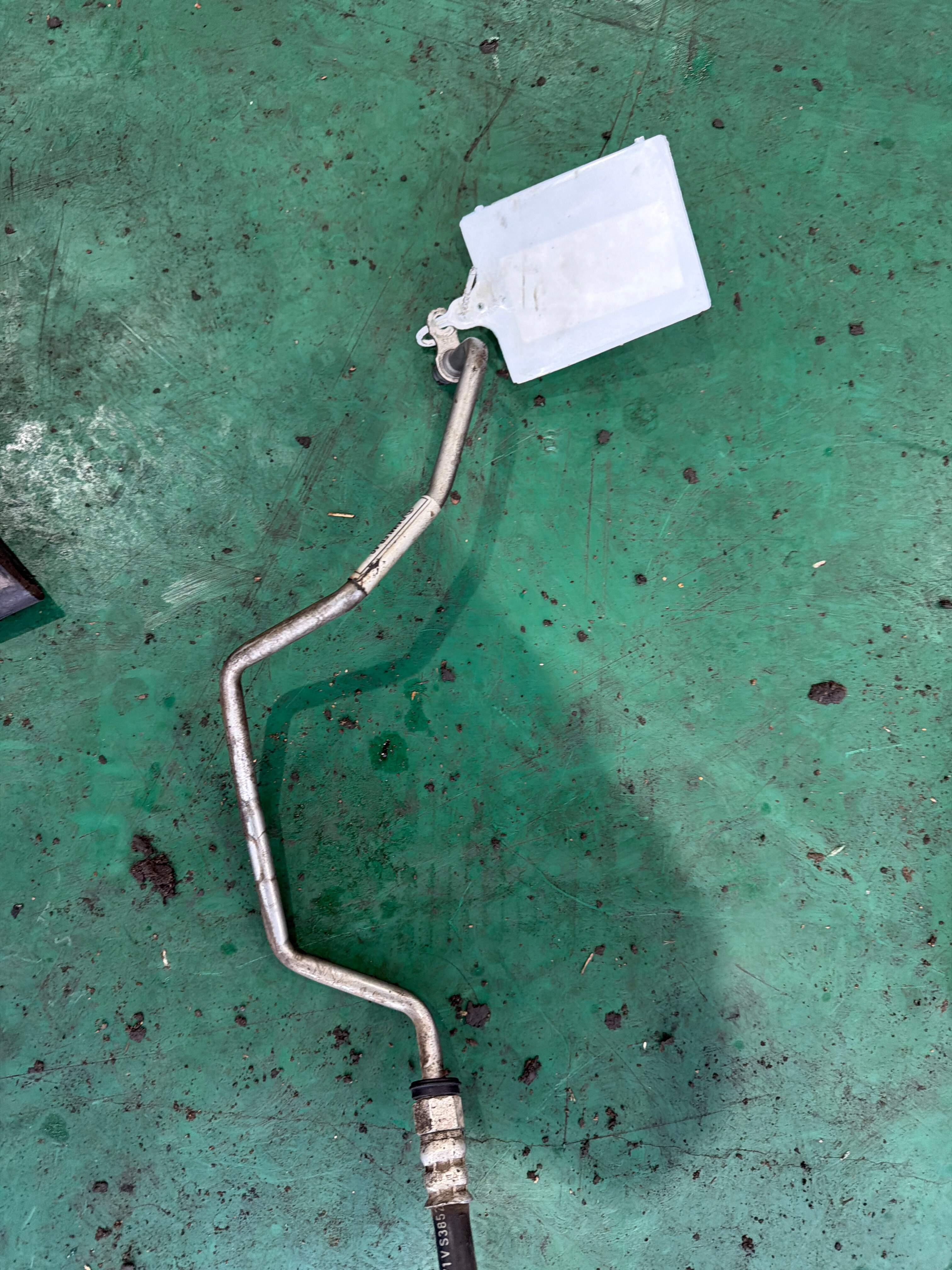 A1693701596 Transmission Oil Cooler Outlet Pipe