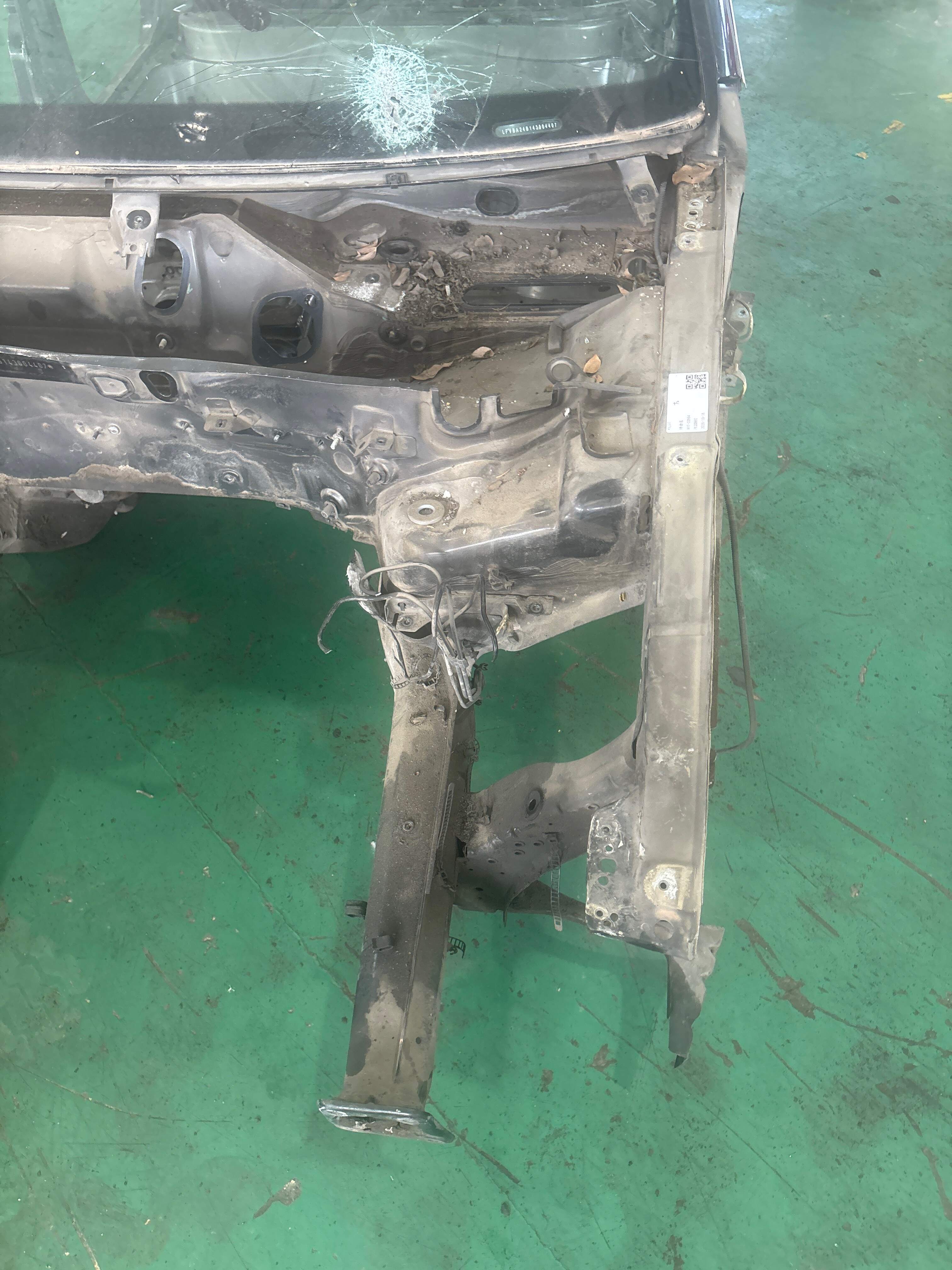 L4B0809101M Front Frame Rail, Left