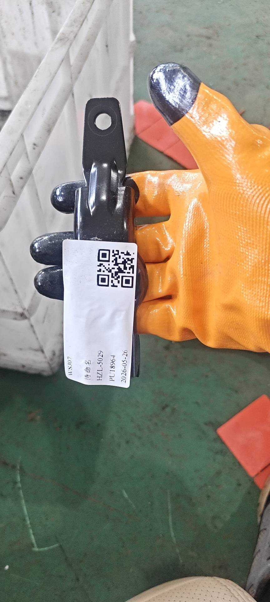 8890938638 B柱上安全带支架