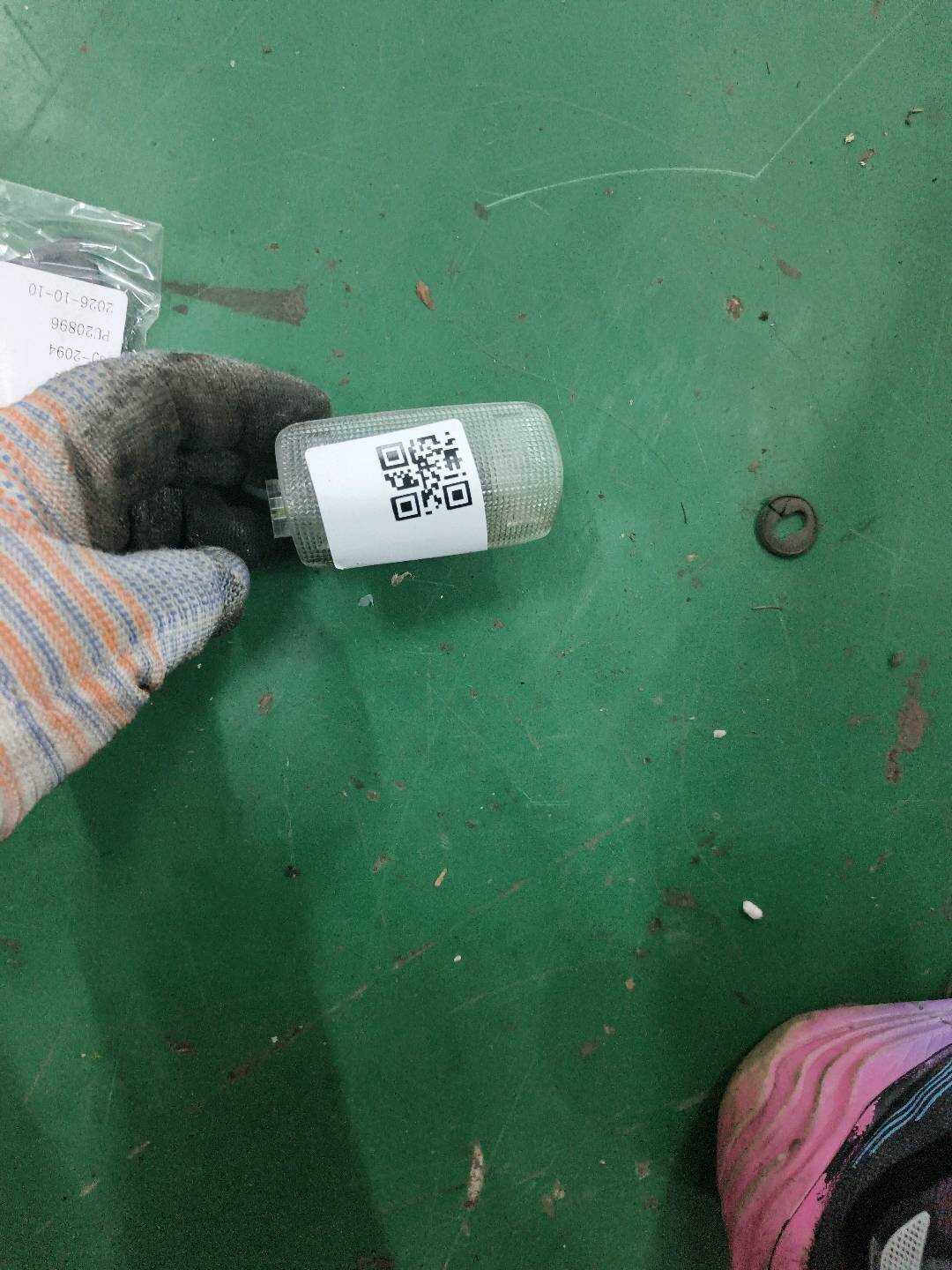 8123002050 前门门控灯(右)