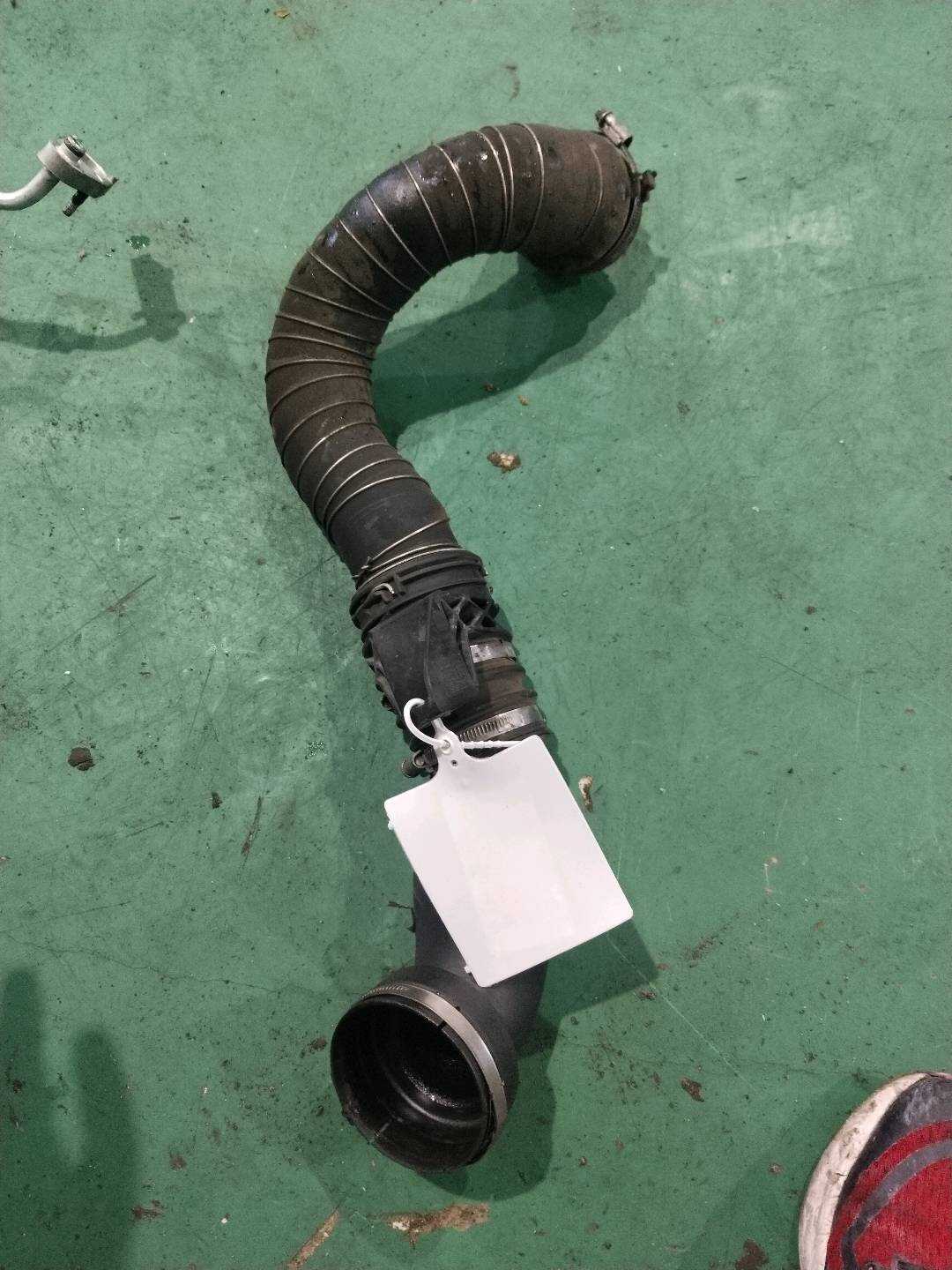 A2710901837 Turbo Intercooler Outlet Pipe