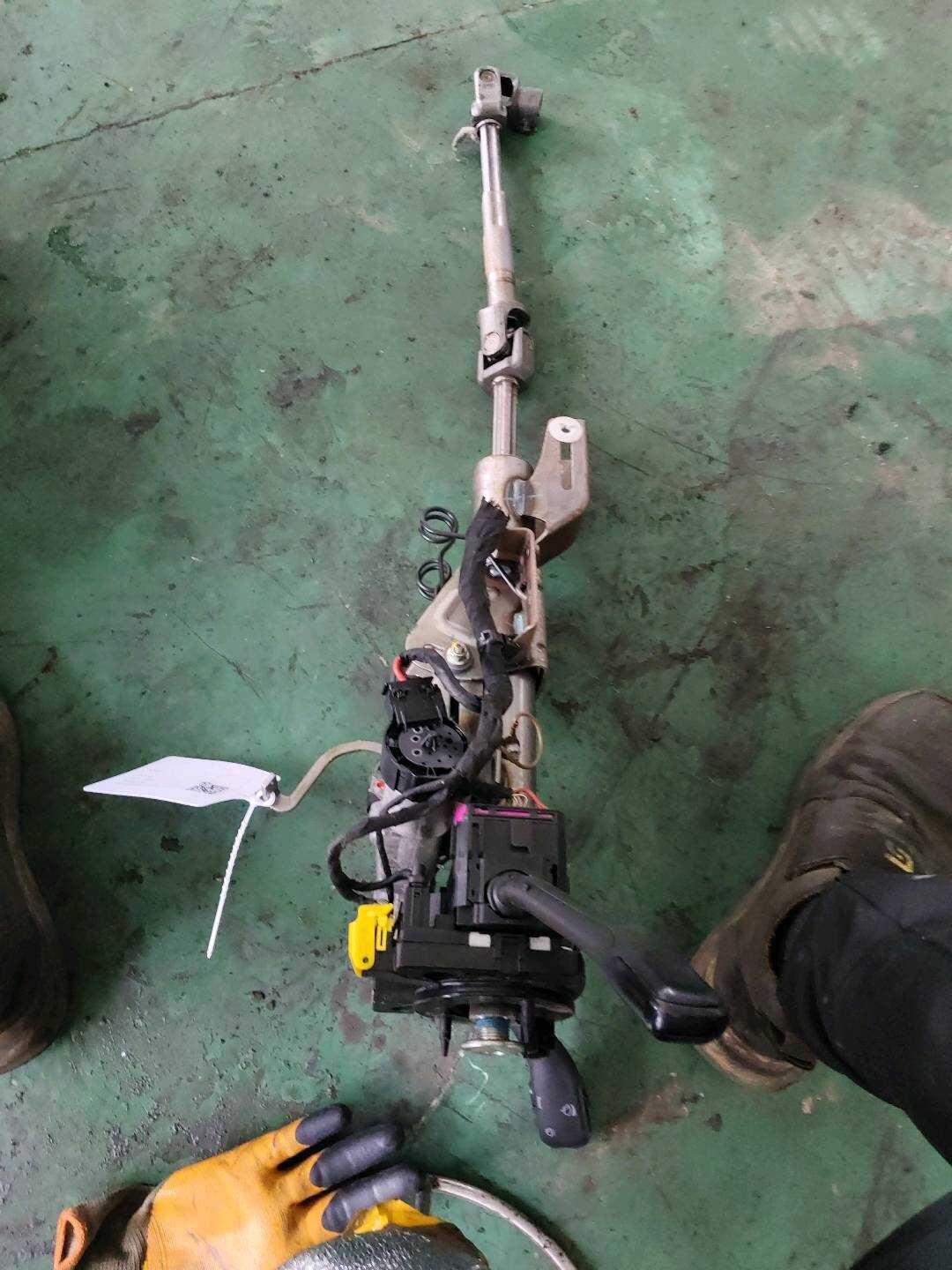L180419490M 转向管柱