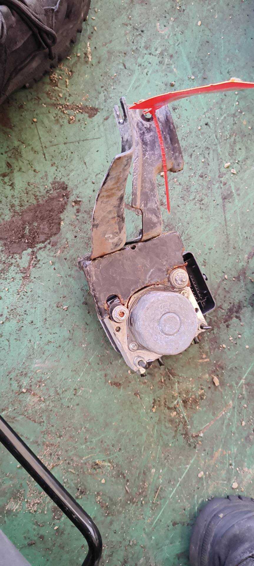 656015MA0A Front Hood Lock