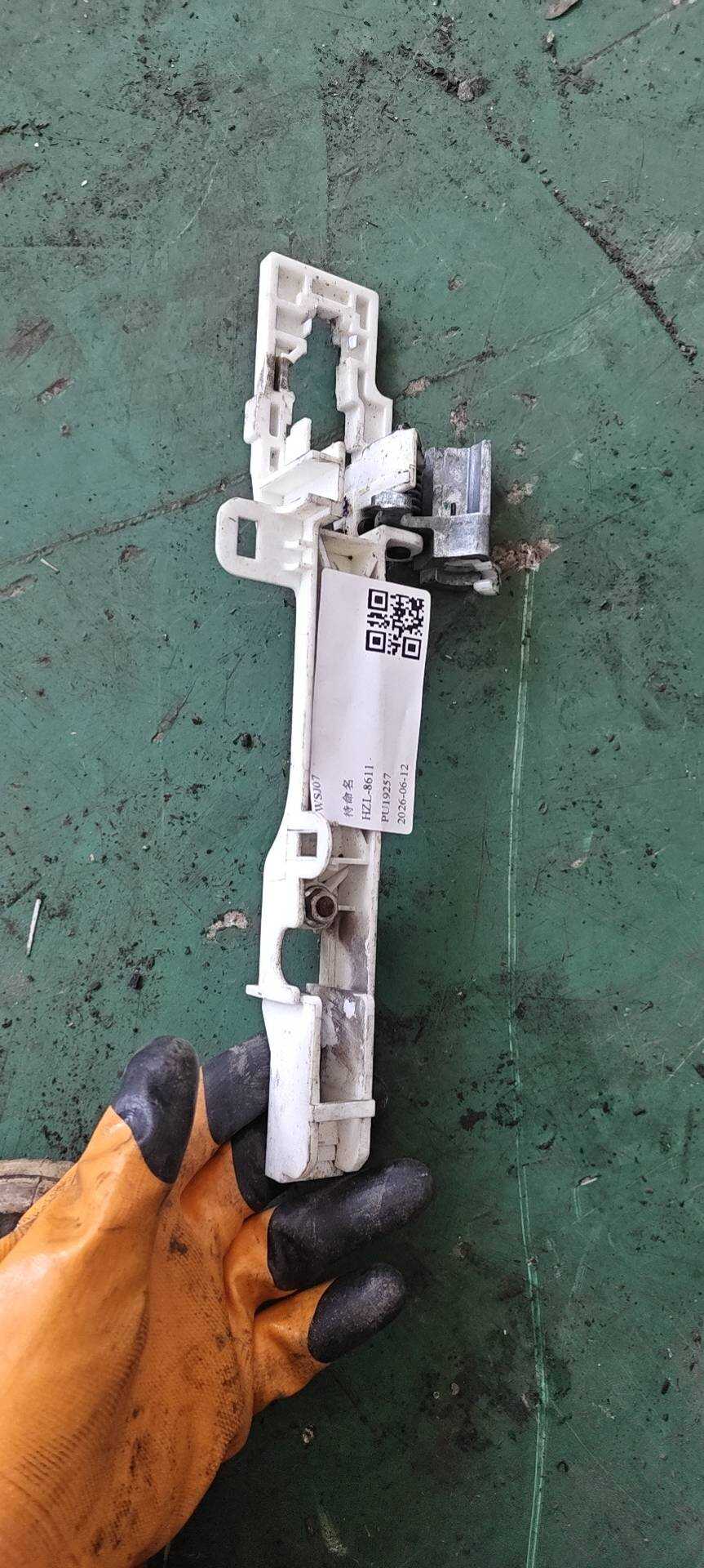 72182T6PH21 前门外拉手固定框(左)