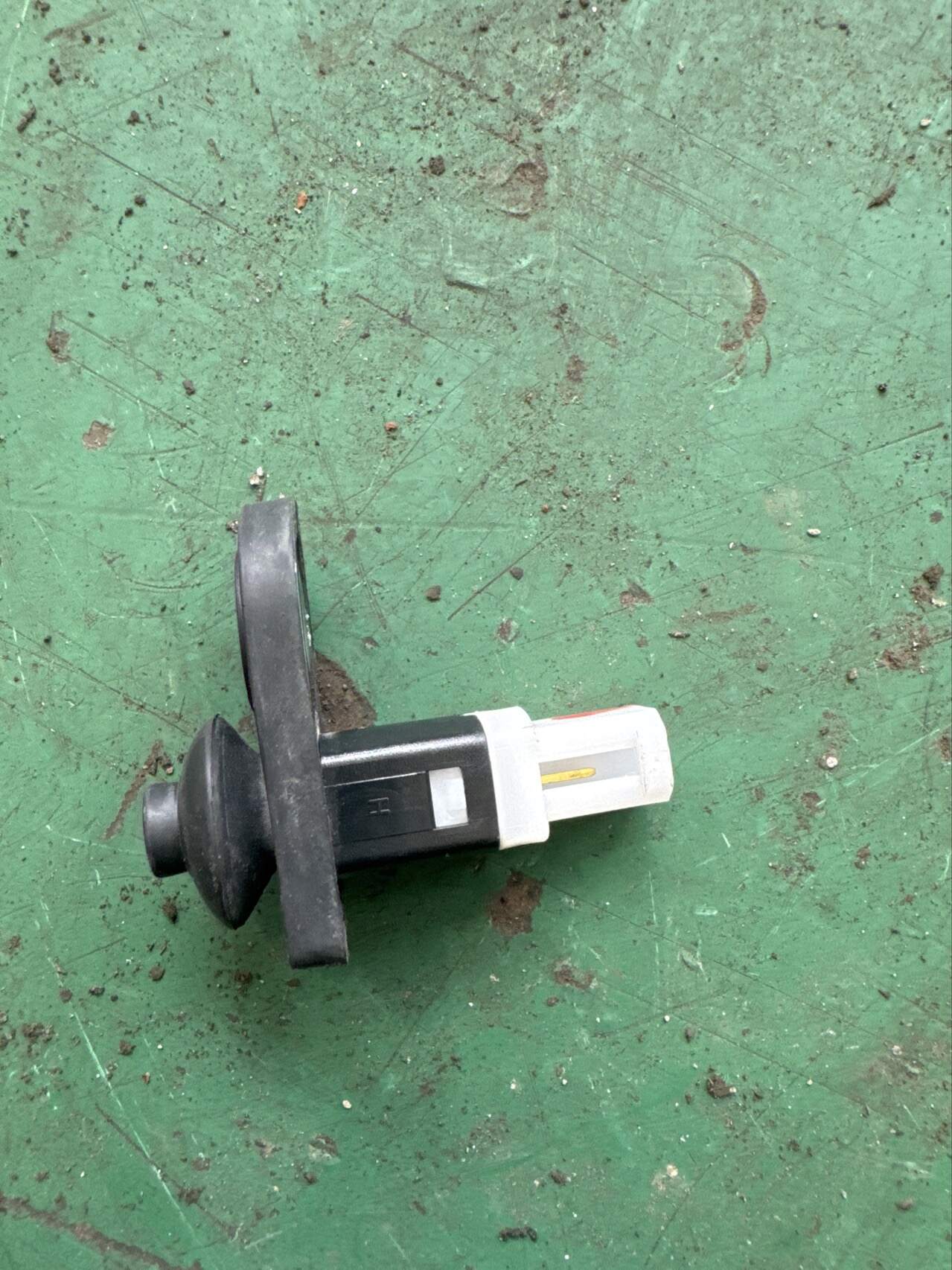 935600R100 前门门控灯开关(右)