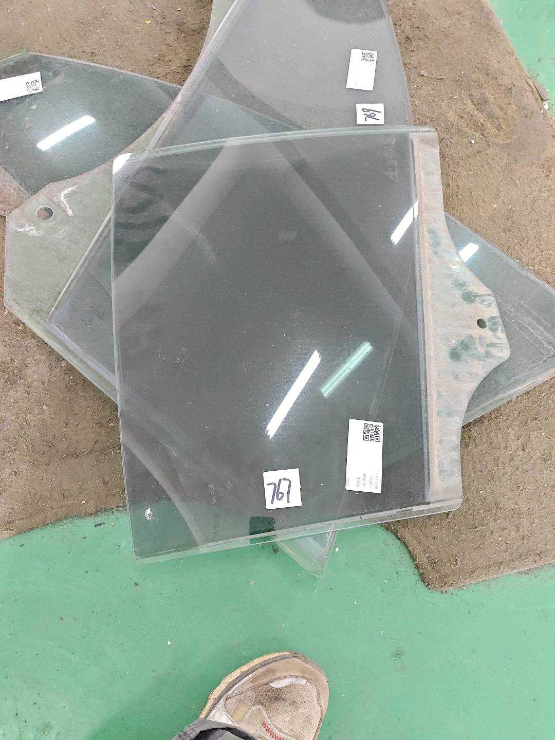 51357339870 Rear Door Glass, Right