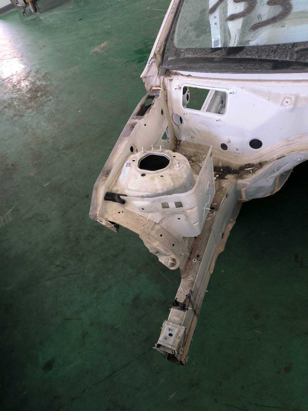 A2126200650 前轮罩板(右)