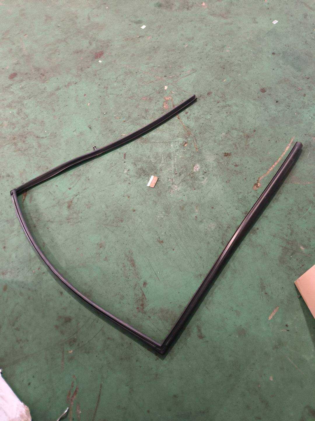 1018061707 右后车门玻璃导槽