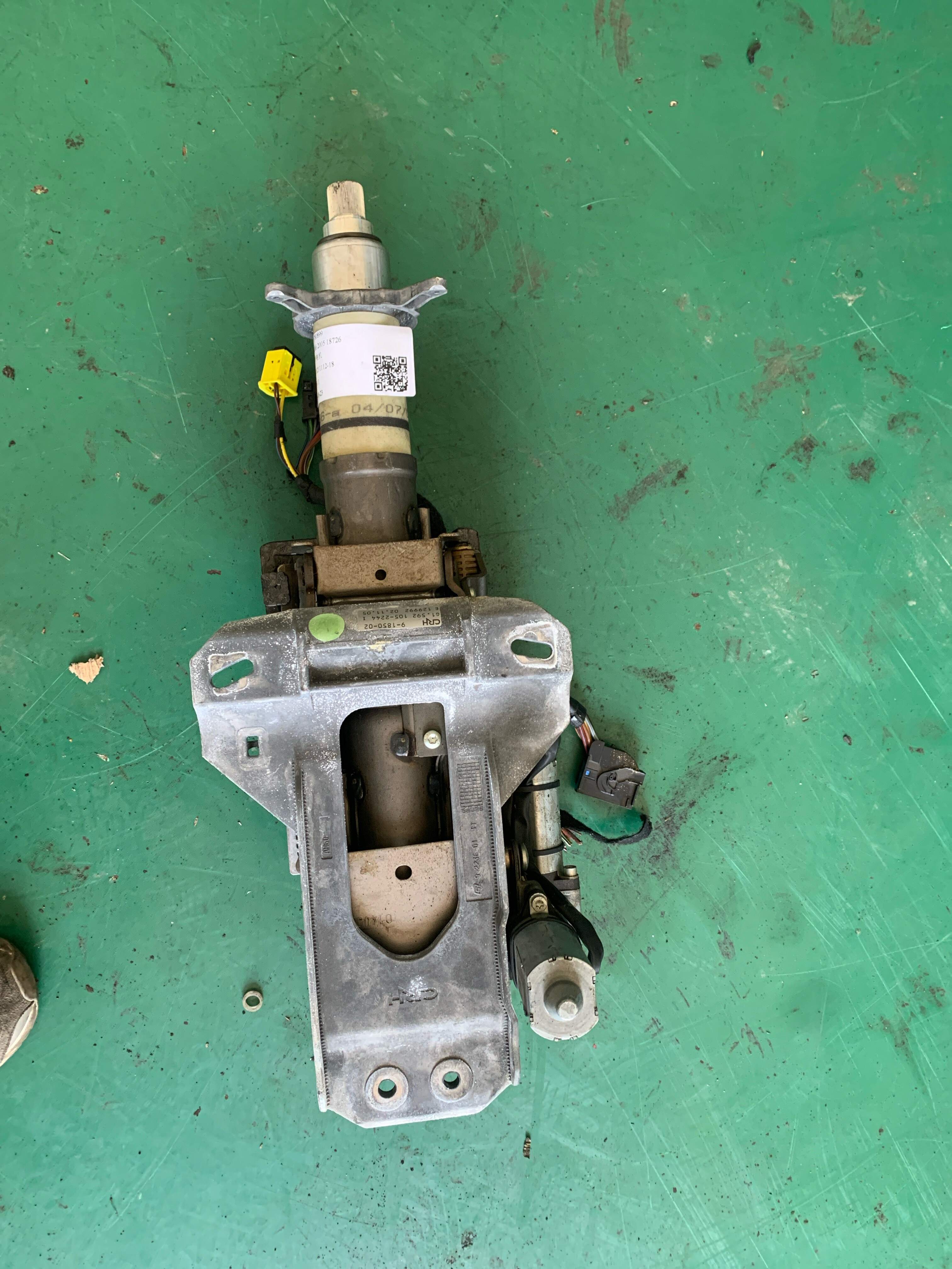 32306780899 Steering Column