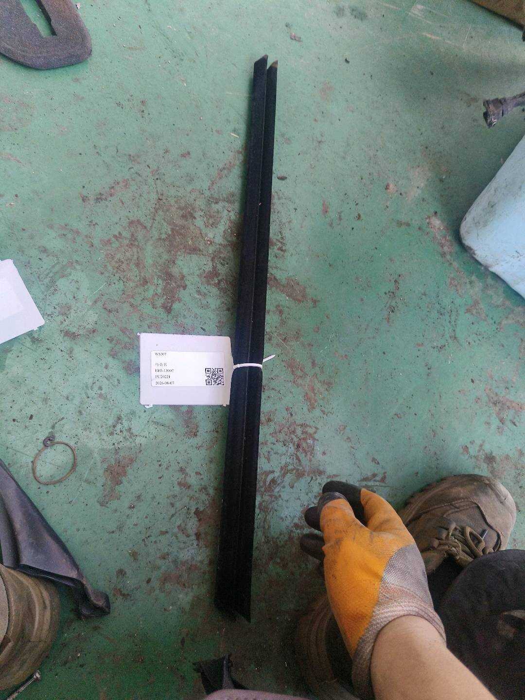 51357044147 后门玻璃压条（左内）