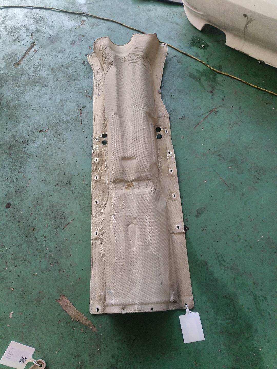 51487177919 排气管隔热罩(中)