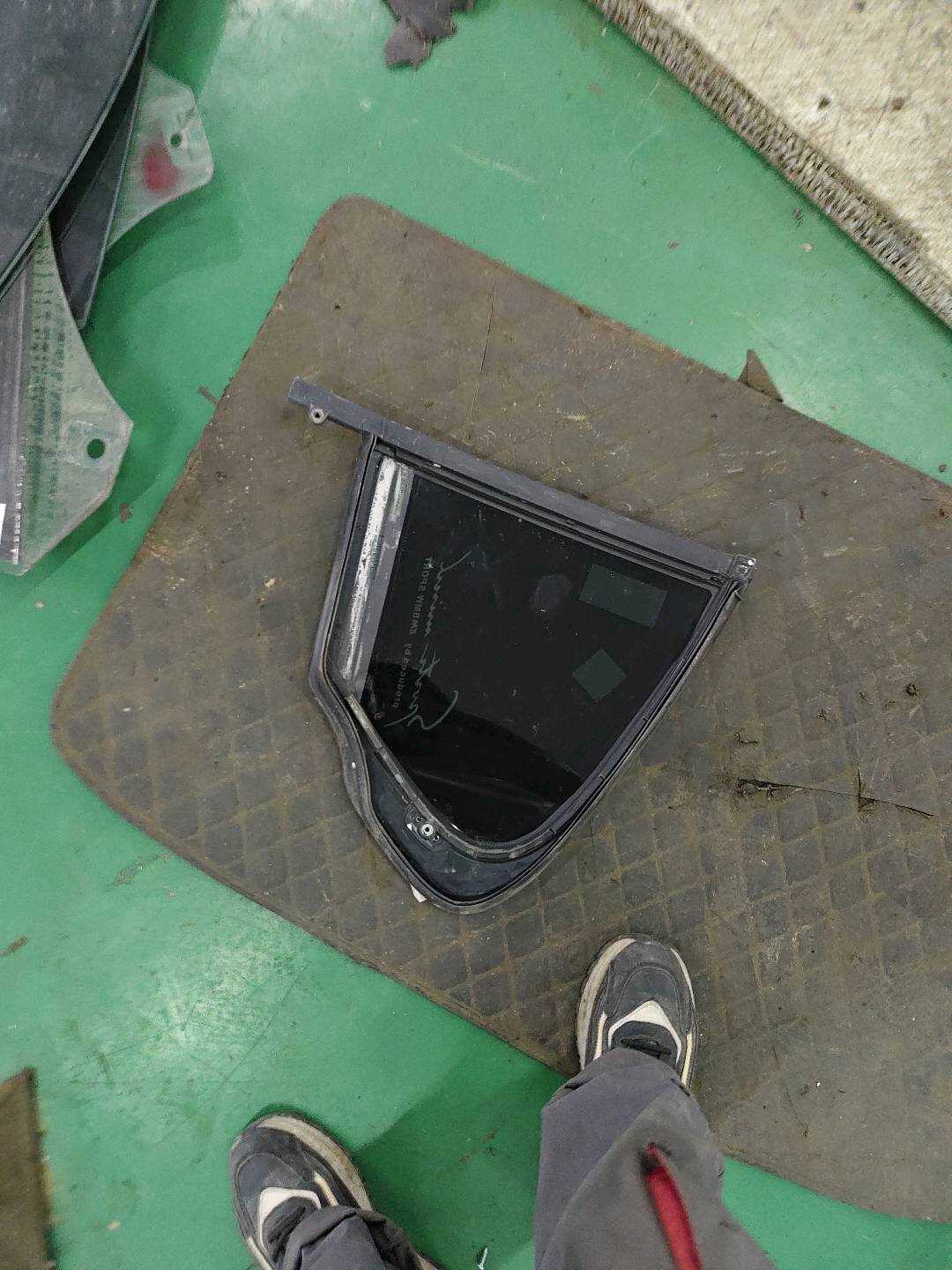 51357311246 Rear Door Quarter Glass, Right
