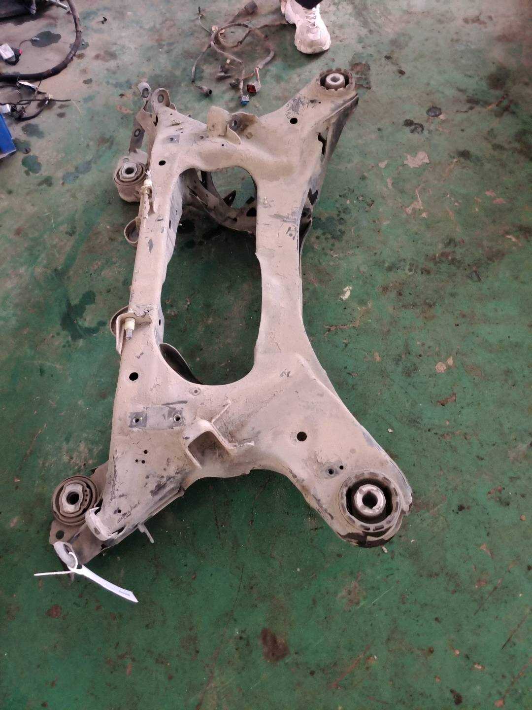 C2Z12972 后桥壳