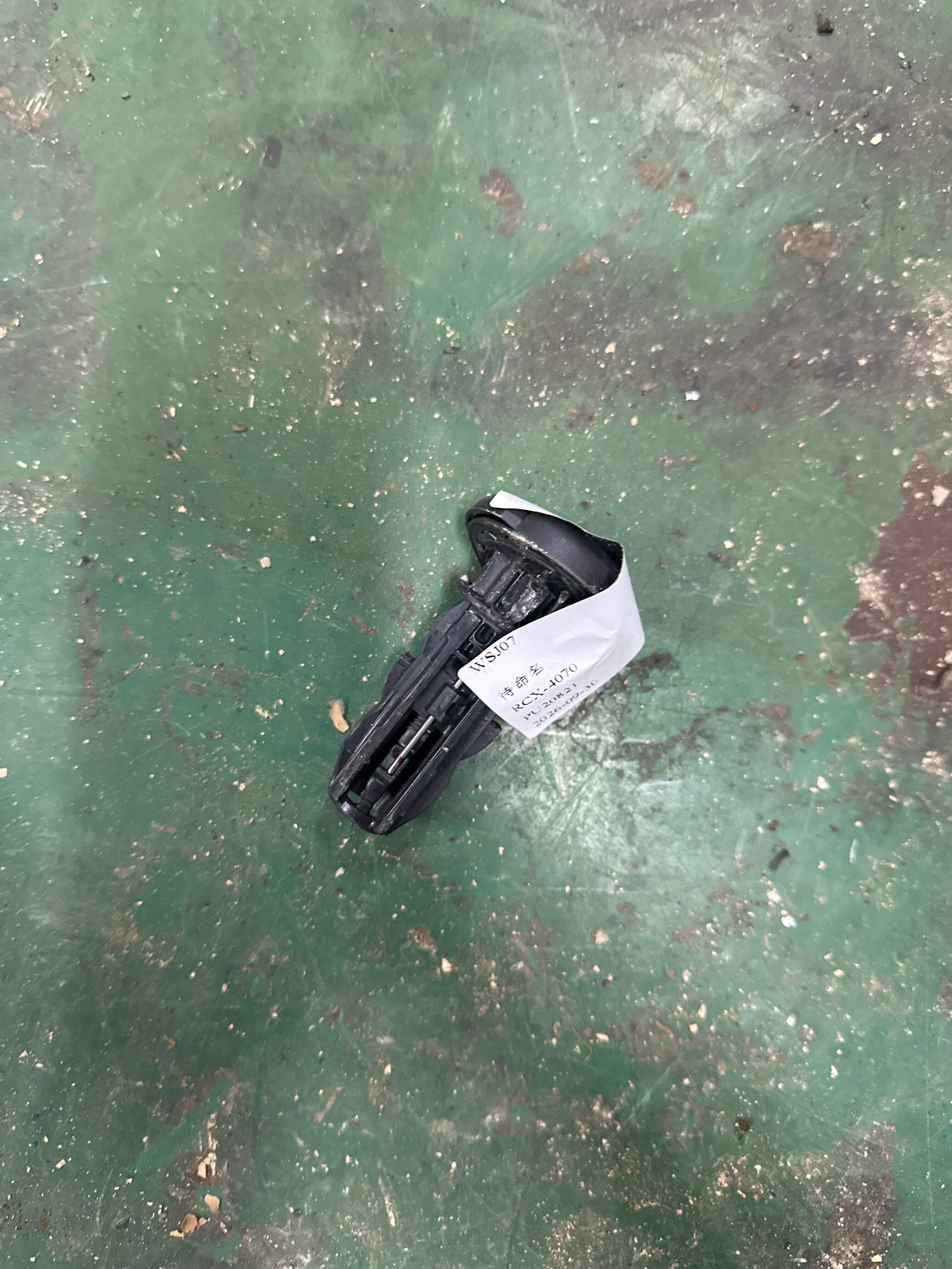 5ND881920B 后排座椅头枕导套