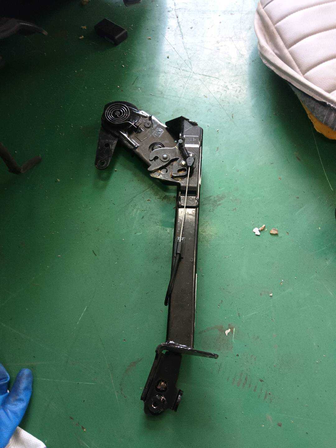 A2519300262 支架