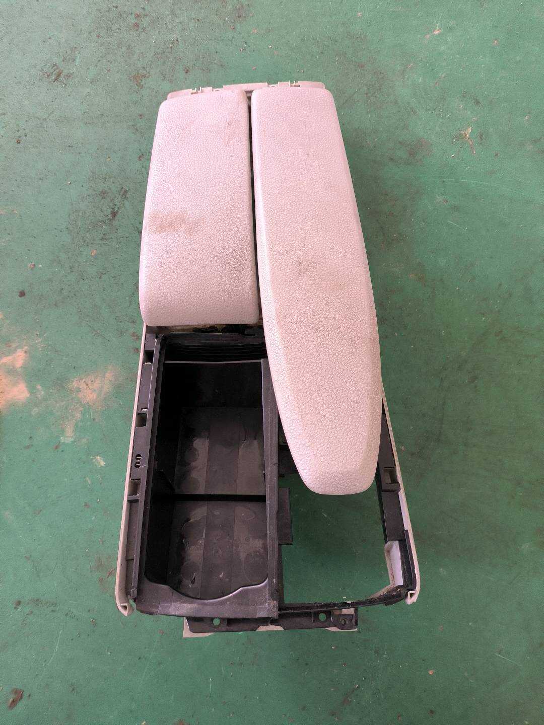 A2046800639 Center Console Armrest