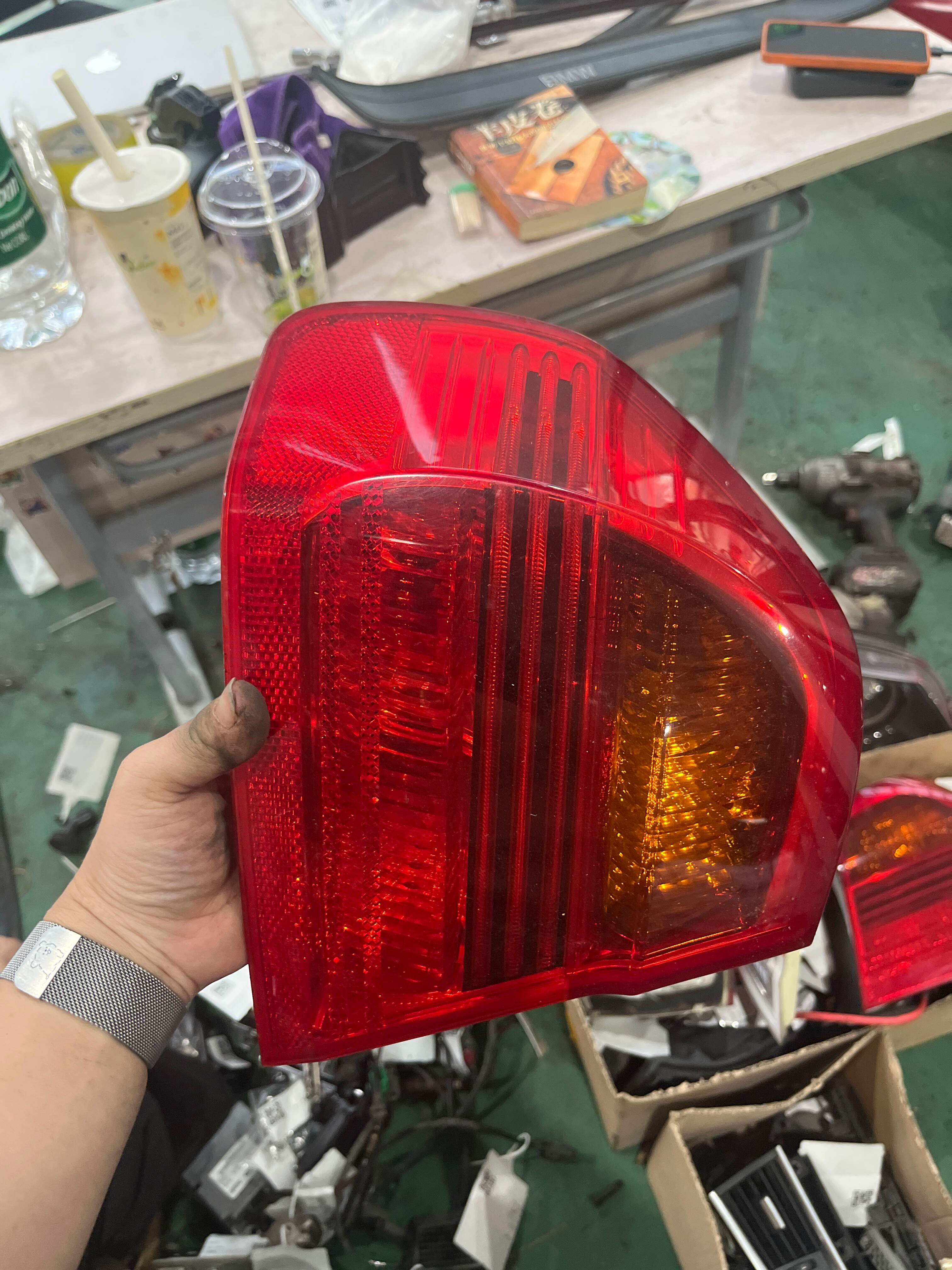 63216937457 外尾灯半总成(左)