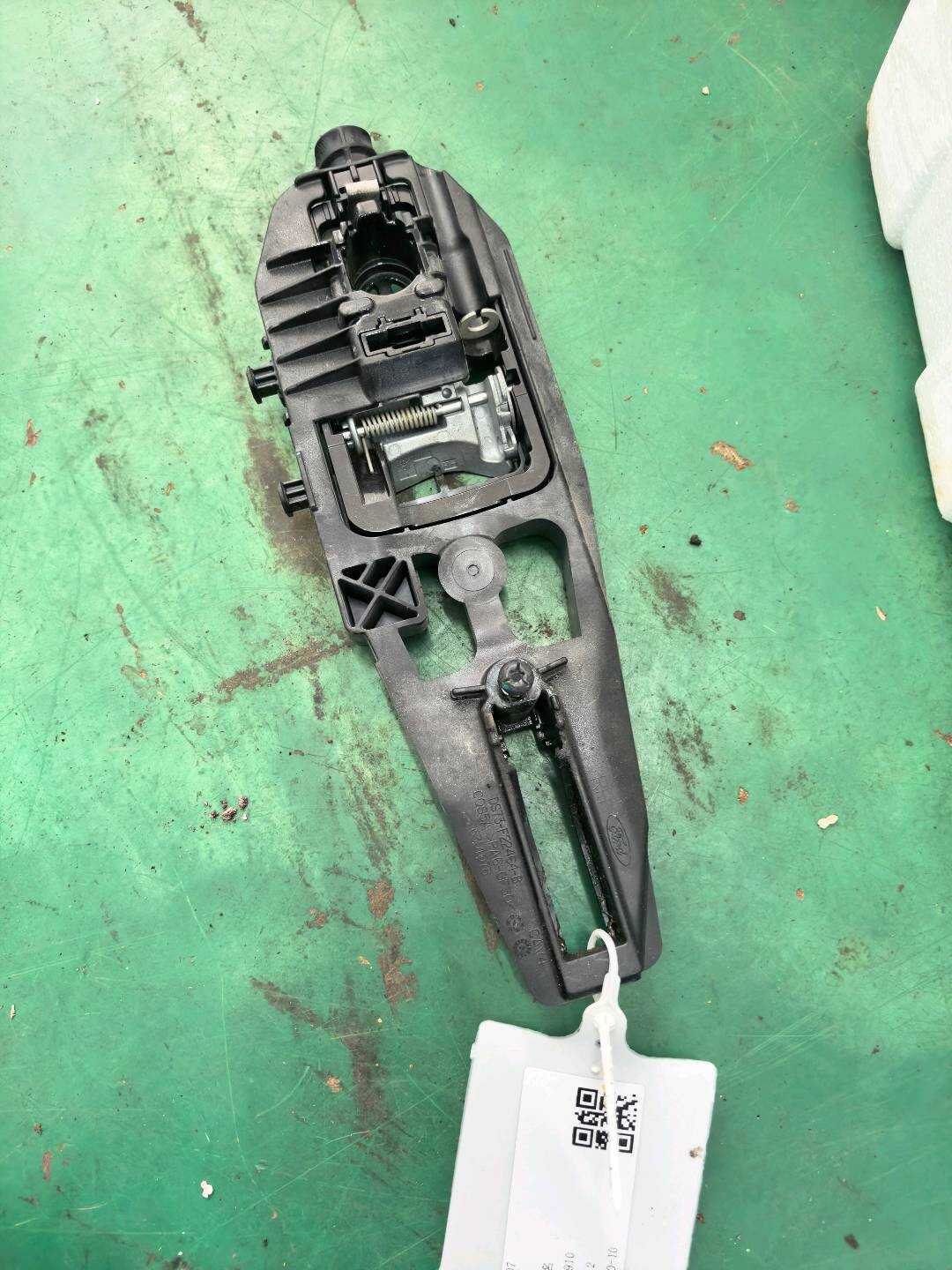 DS73F22464BF 后门外拉手固定框(右)