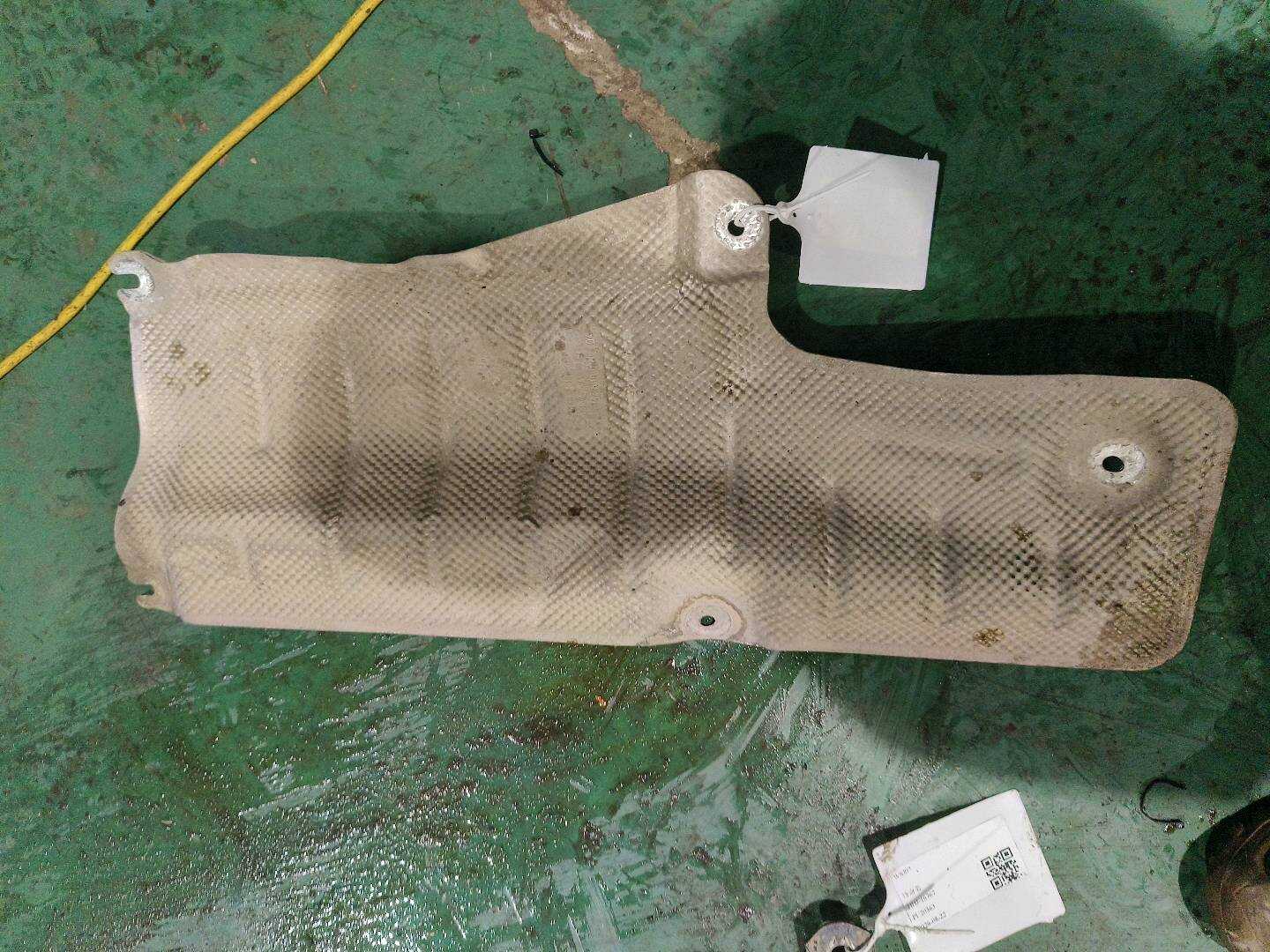 51487191080 前侧面隔热件(右)