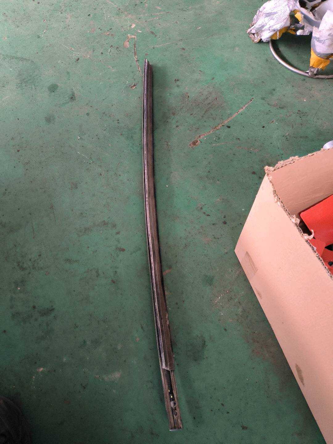 26681057 前门玻璃压条(右外)