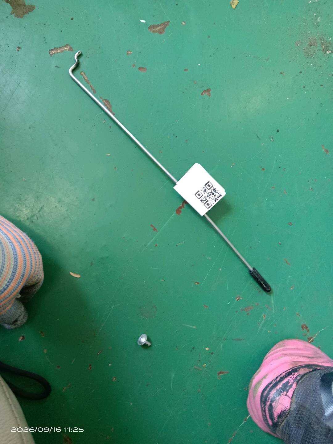 51227291415 后门锁止杆(左)