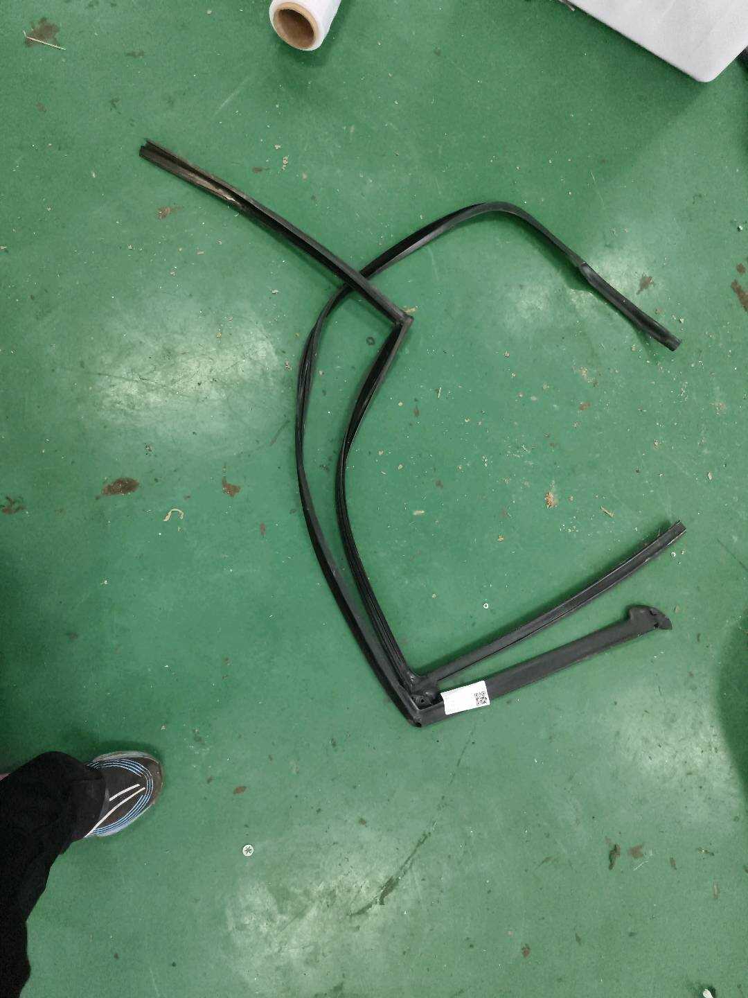 51357381432 Rear Door Window Felt Channel, Right