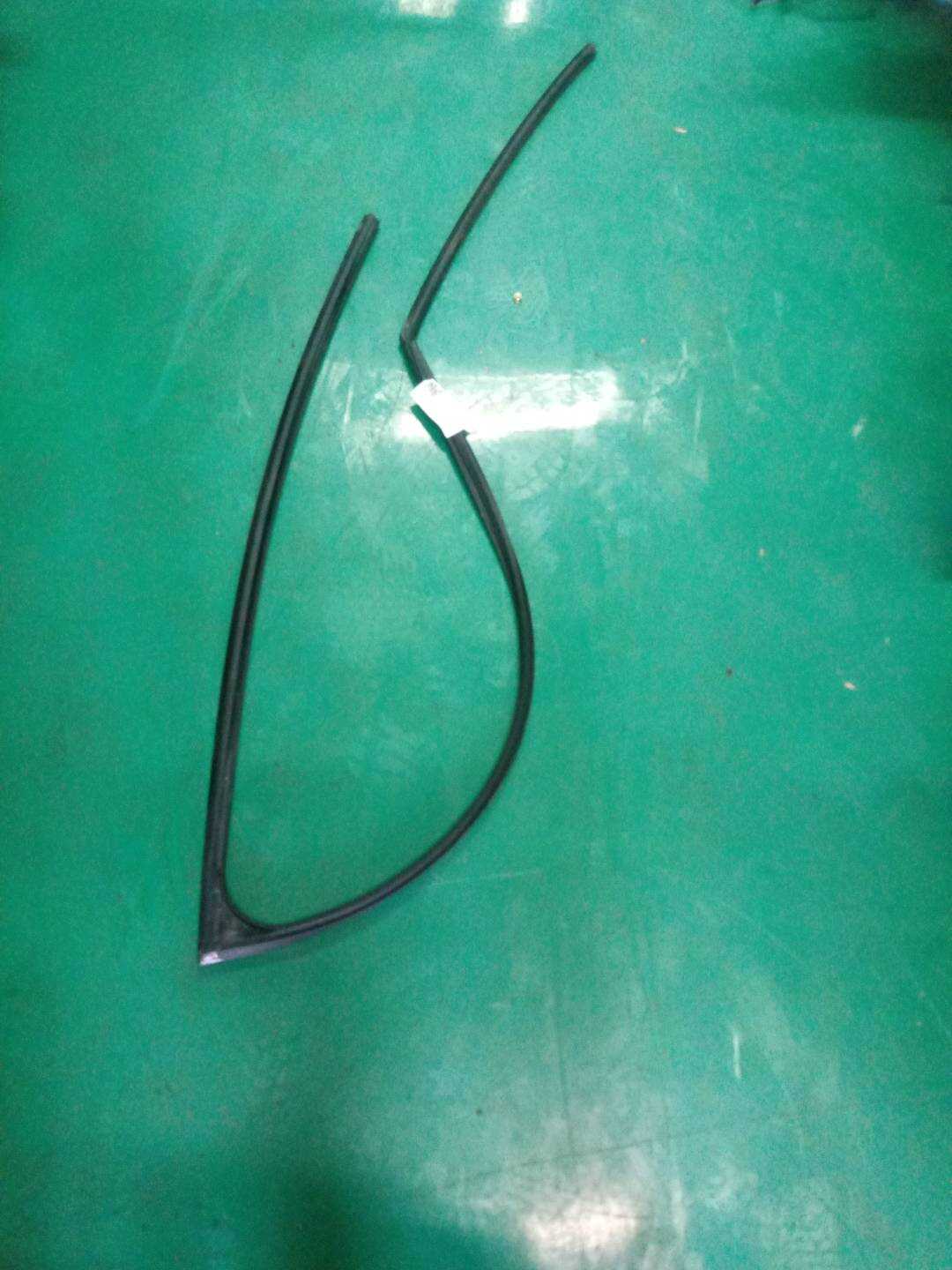 10232788 前门玻璃绒槽（右）