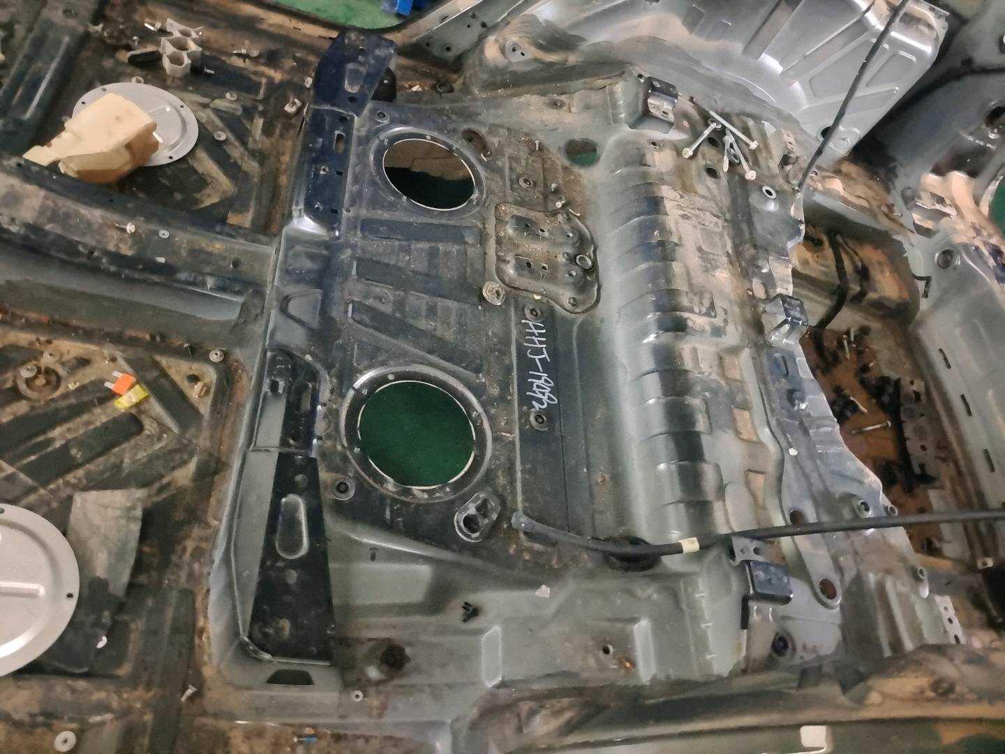 95850101100 后地板