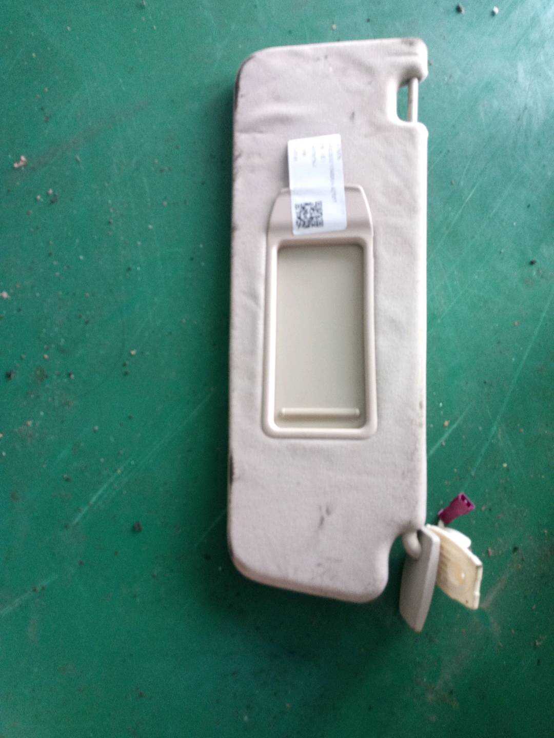 51169170576 遮阳板(右)