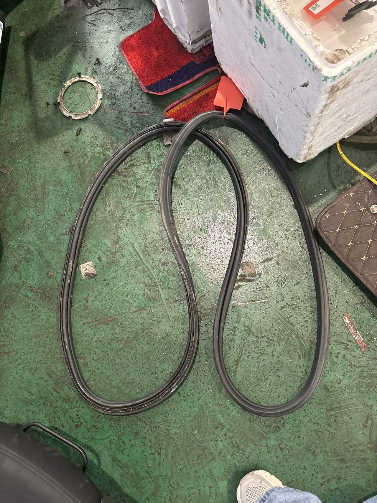 23413138 Trunk Lid Seal Strip