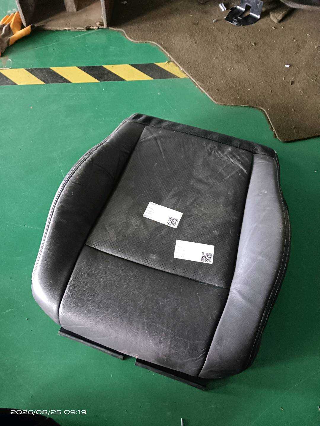68001647AA 驾驶员座椅底座软垫