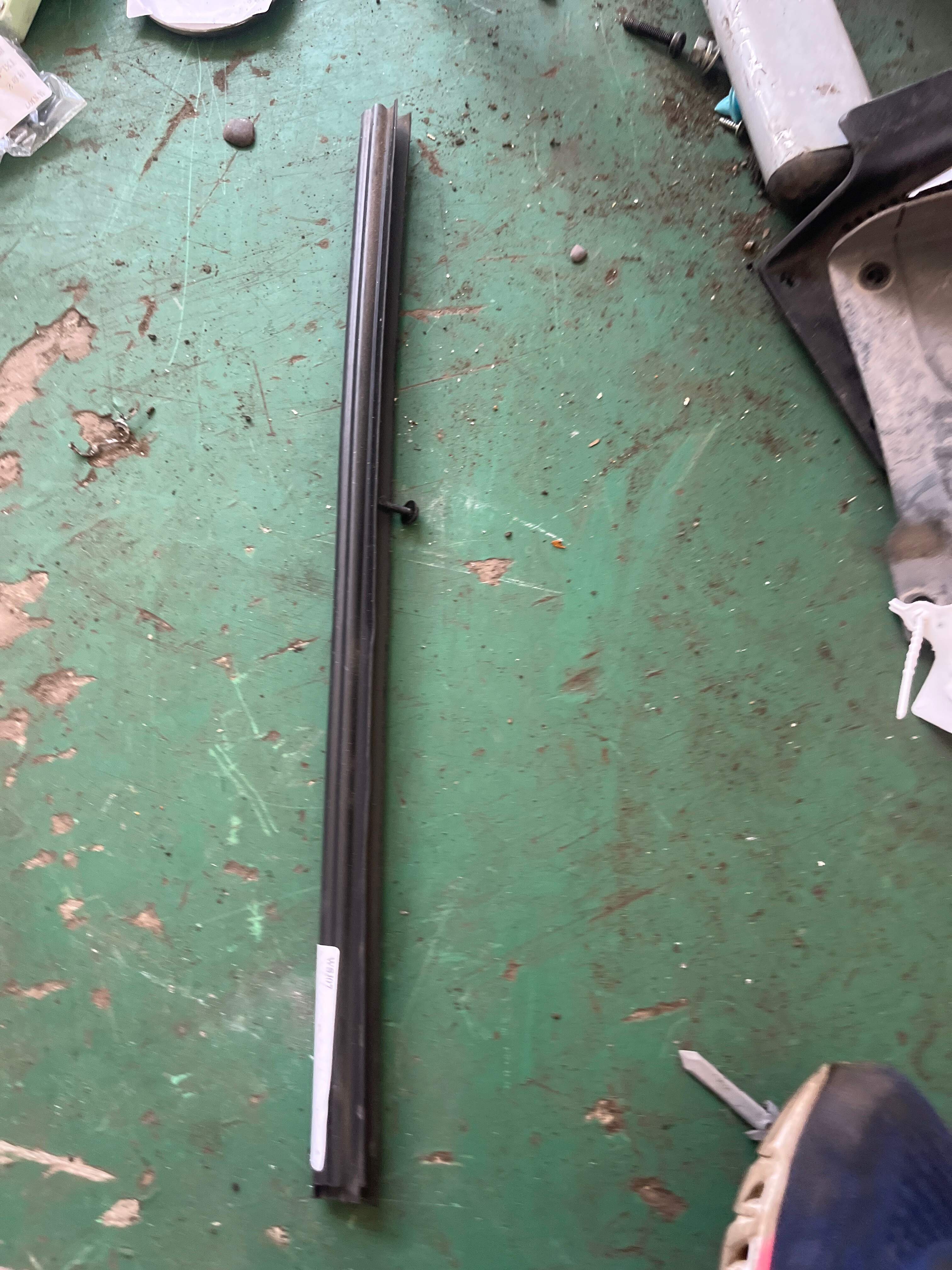 ELT500050 后门玻璃压条(左内)
