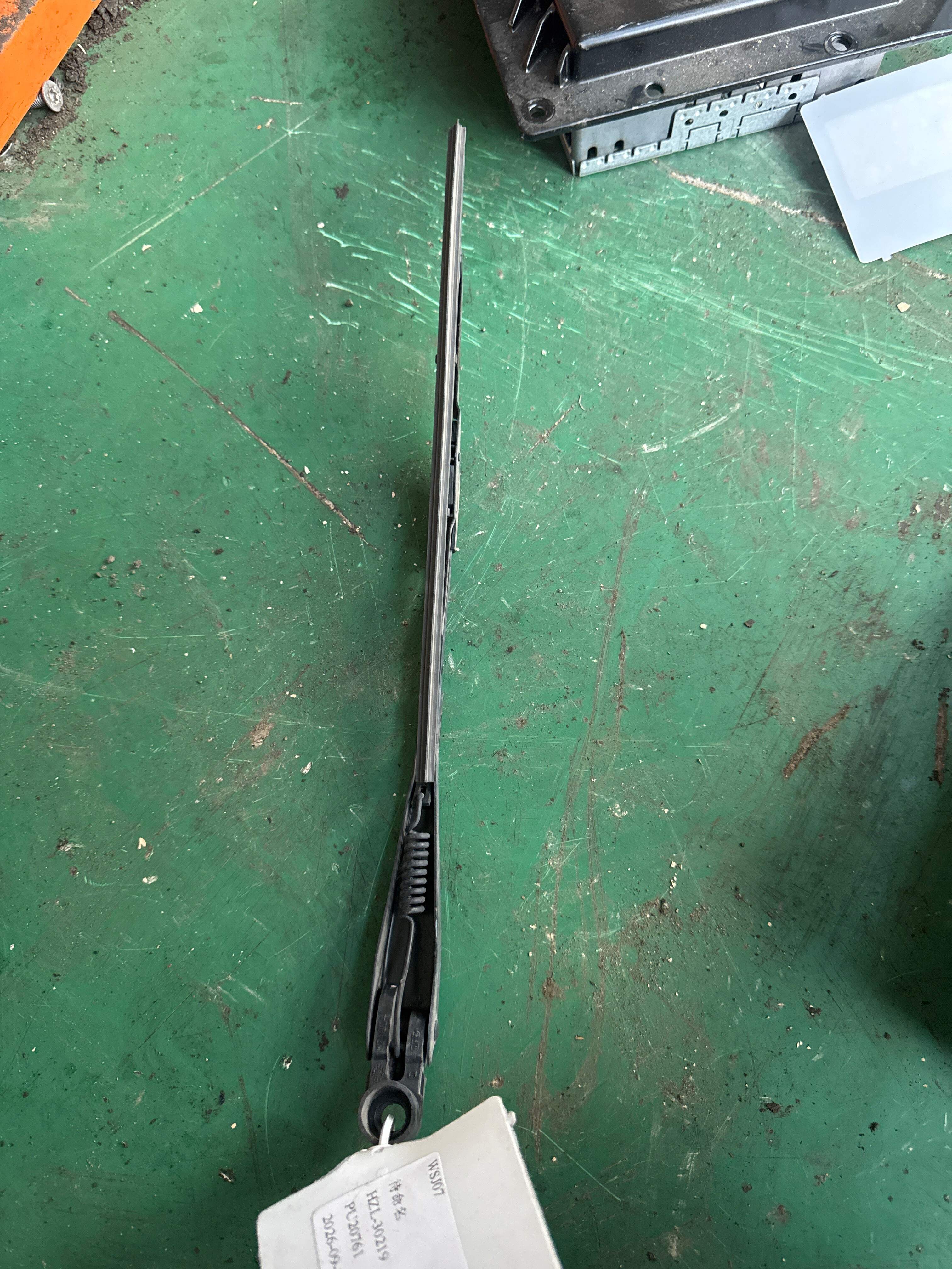 LR041636 Trunk Lid Glass Wiper Arm
