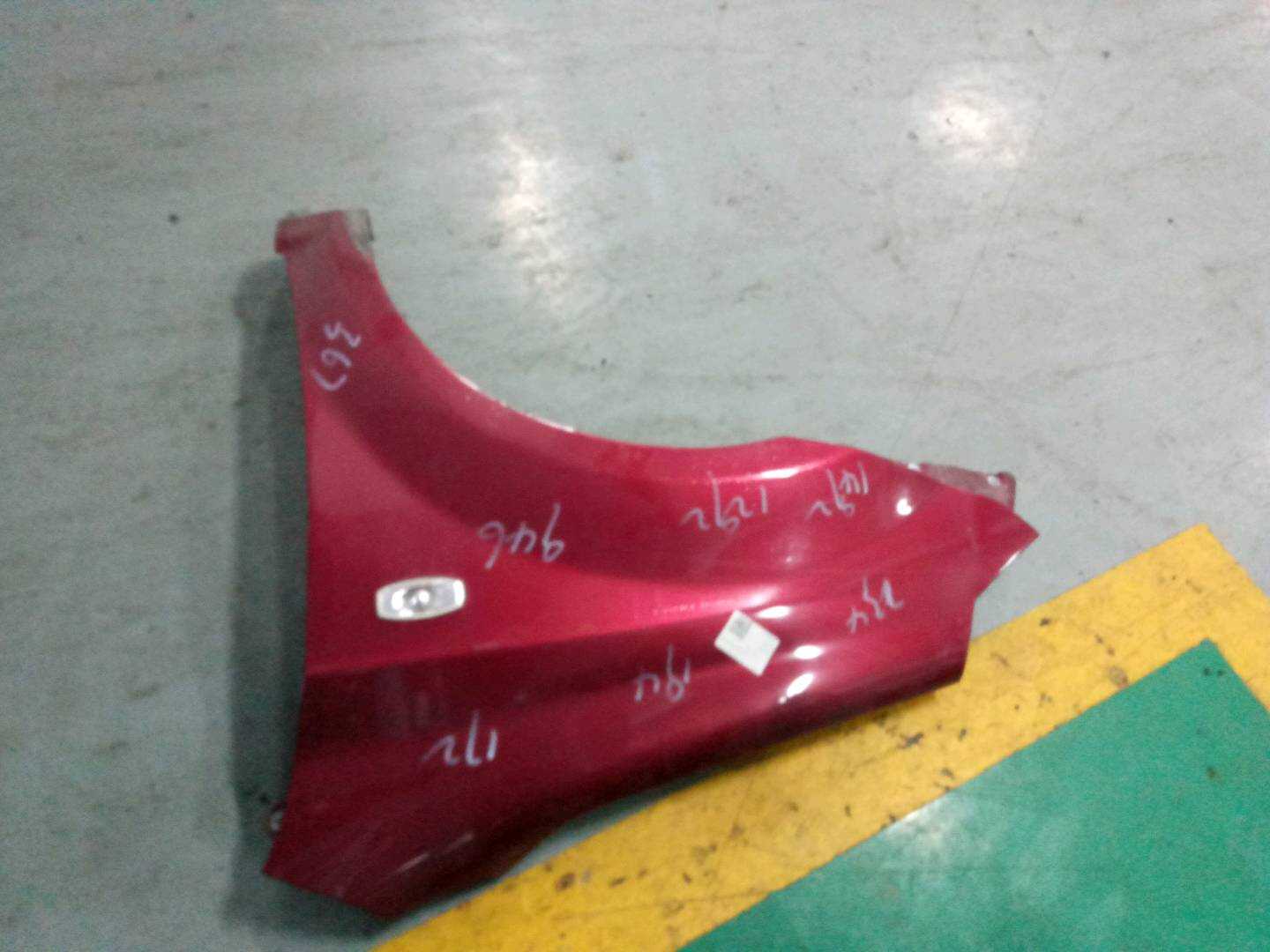 9038951 Front Fender, Left