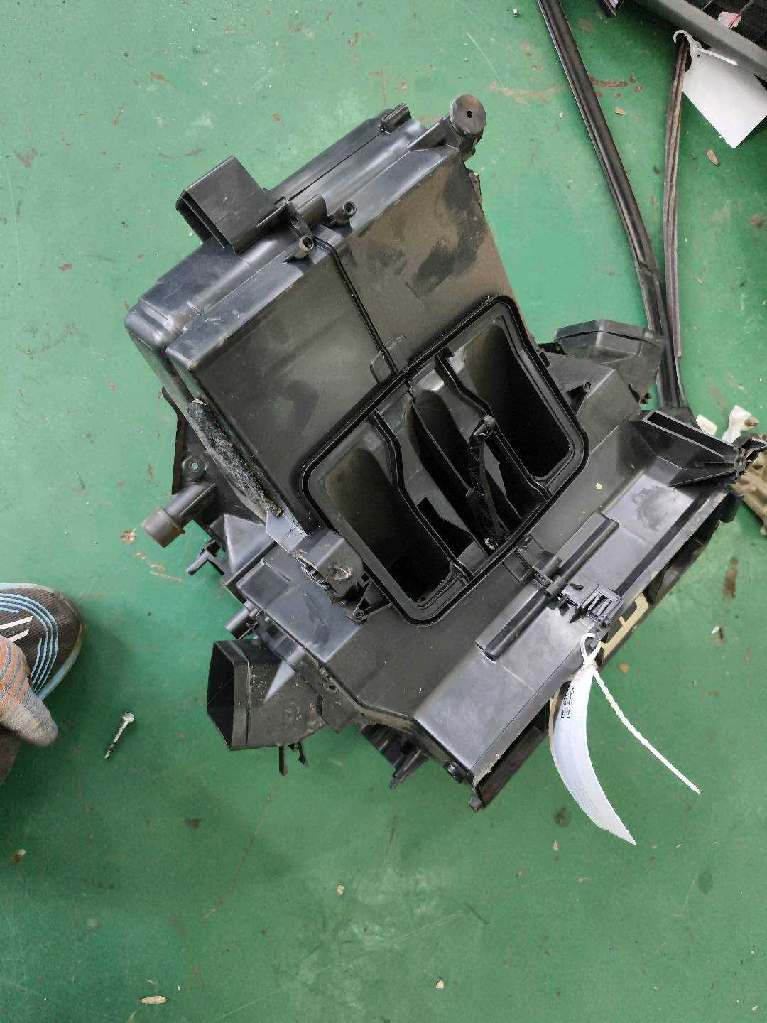 5QD820353B Heater Housing