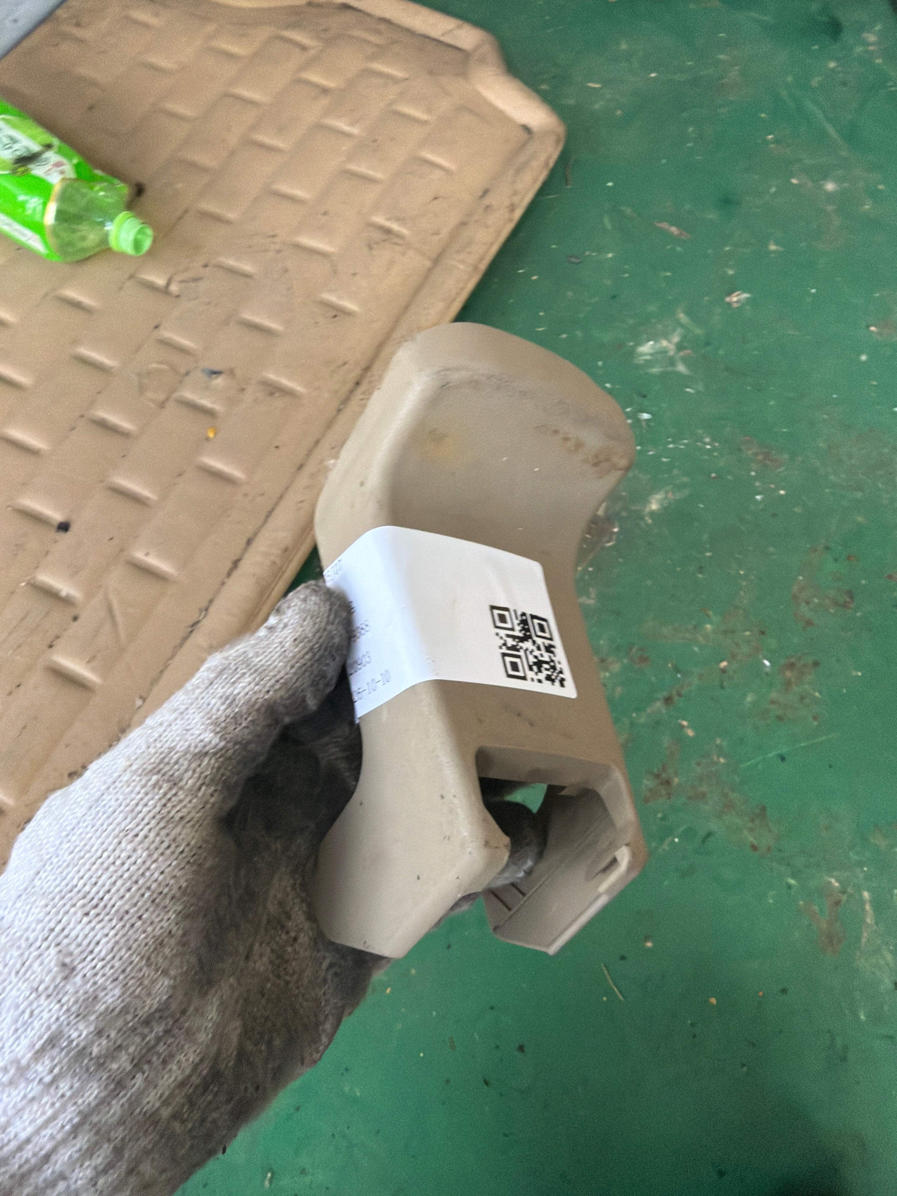721270R020E0 前排右侧座椅内滑轨支架盖