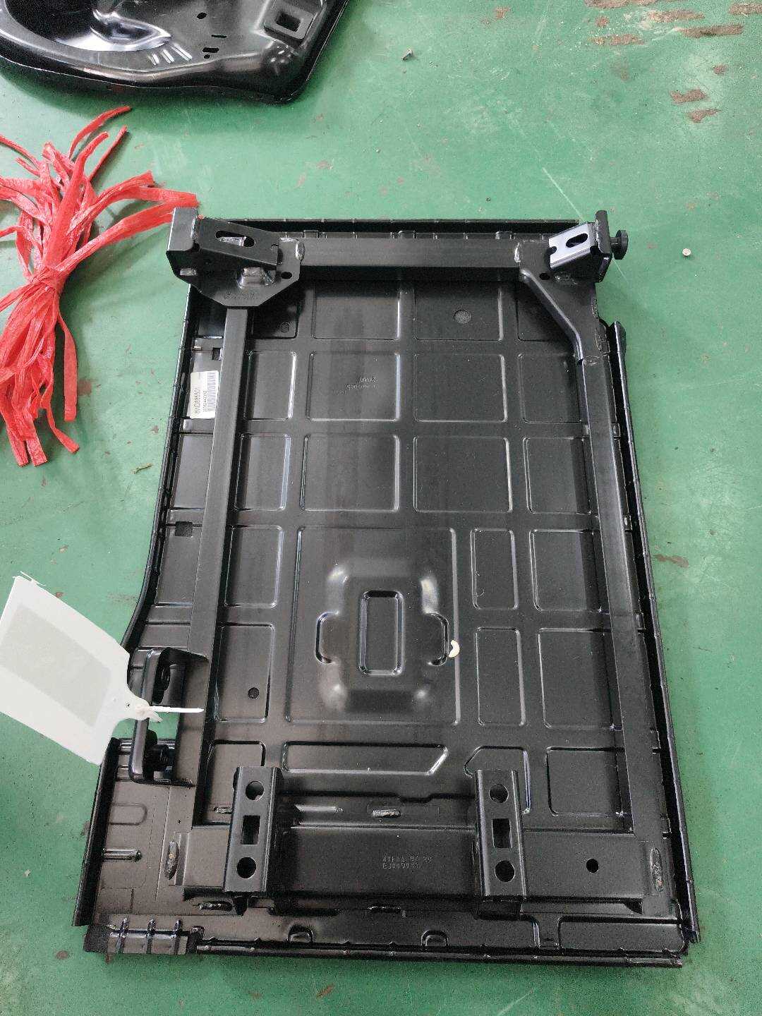 8WD885501 Rear Seat Backrest Frame, Left